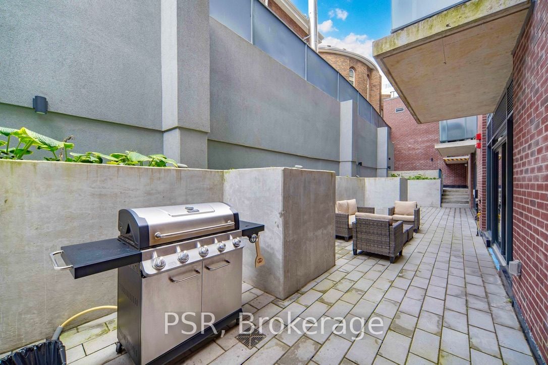 430 Roncesvalles Avenue, #105