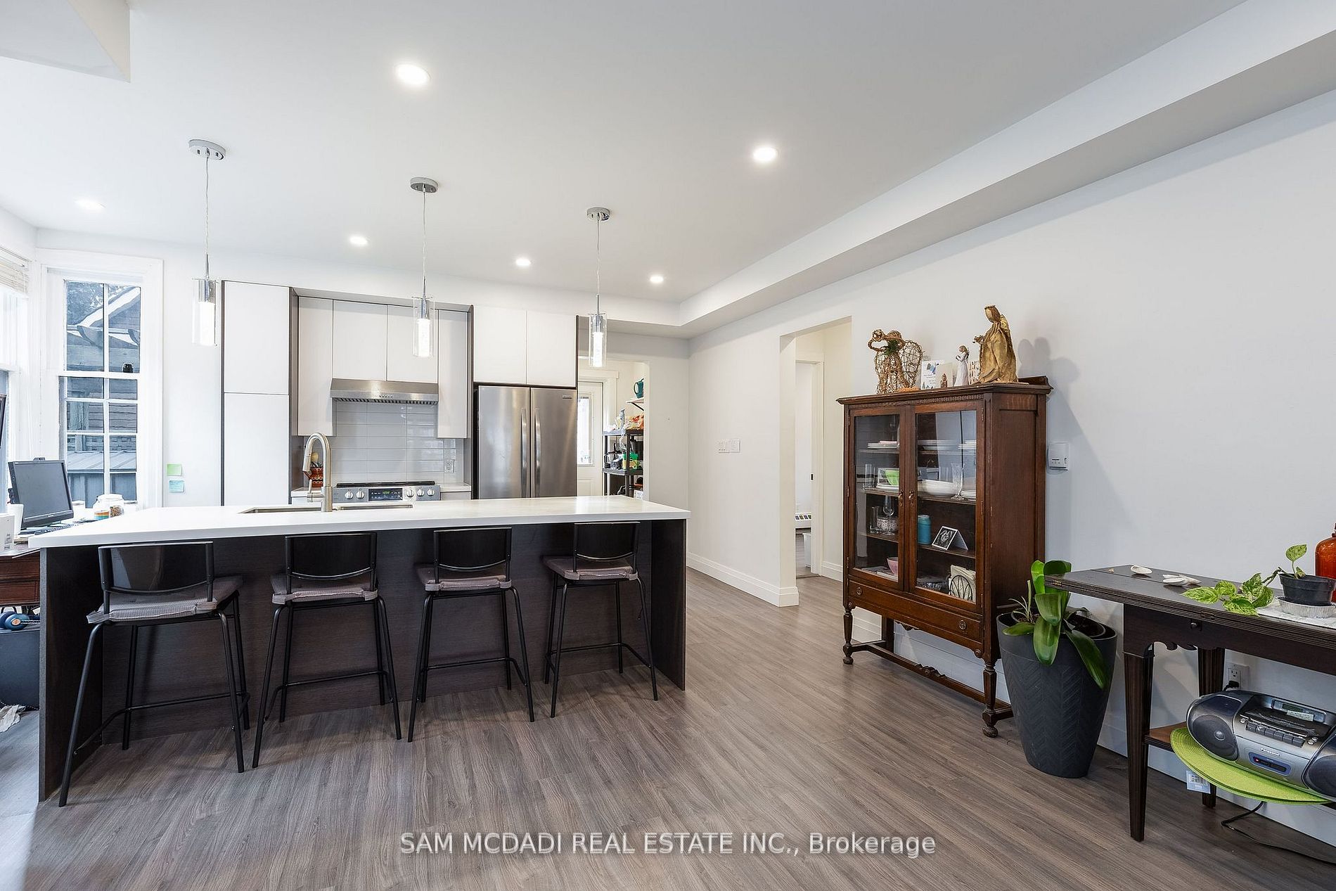 2177 Lakeshore Road