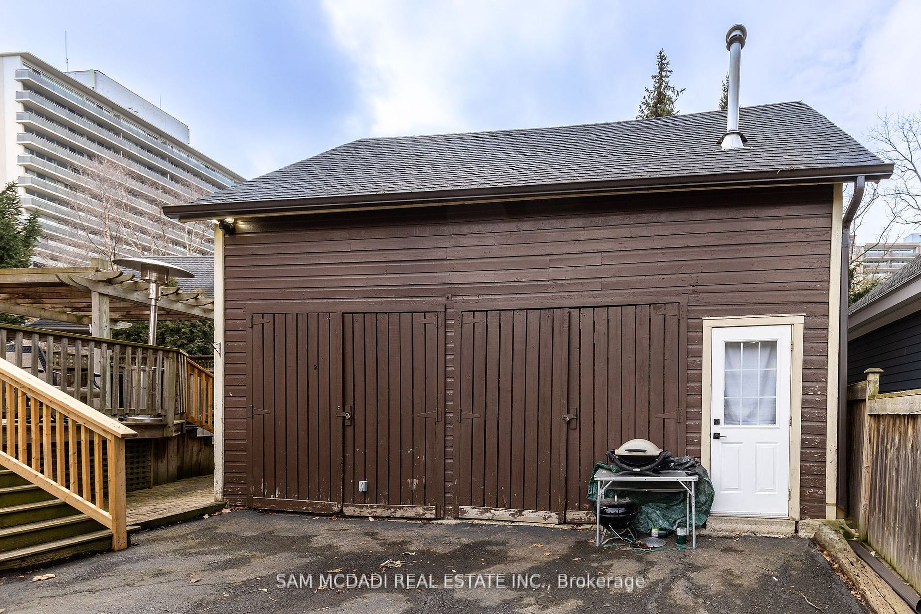 2177 Lakeshore Road