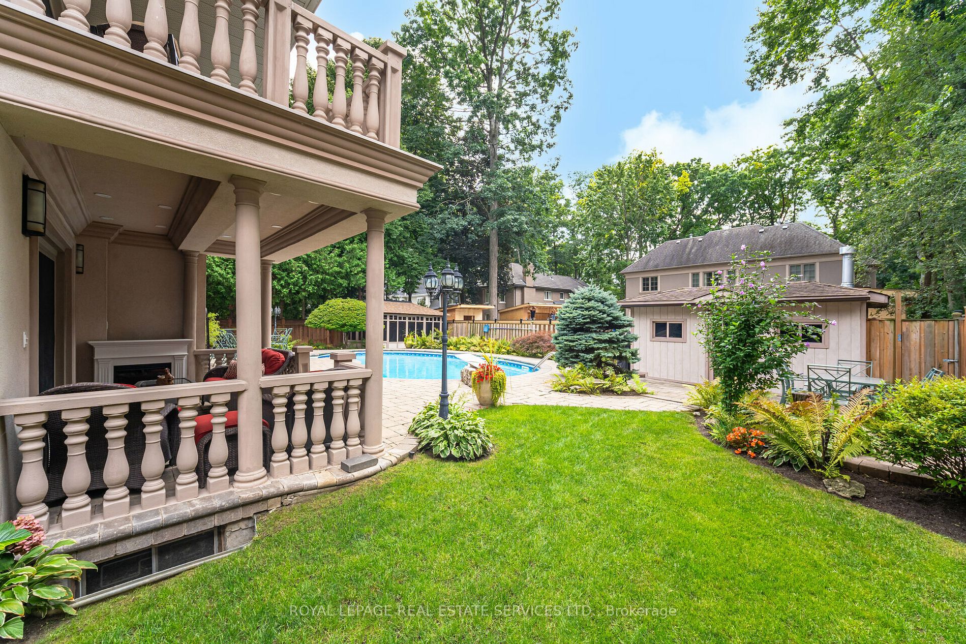 2130 Autumn Breeze Drive N