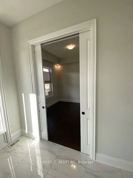 53 Holly Lane