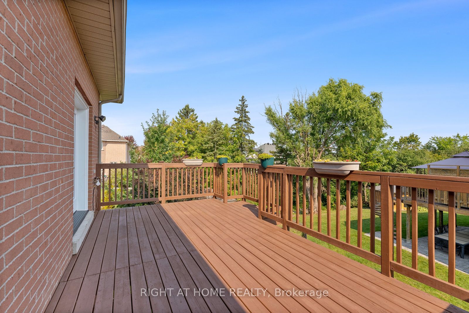 10 RIVERWOOD Terrace