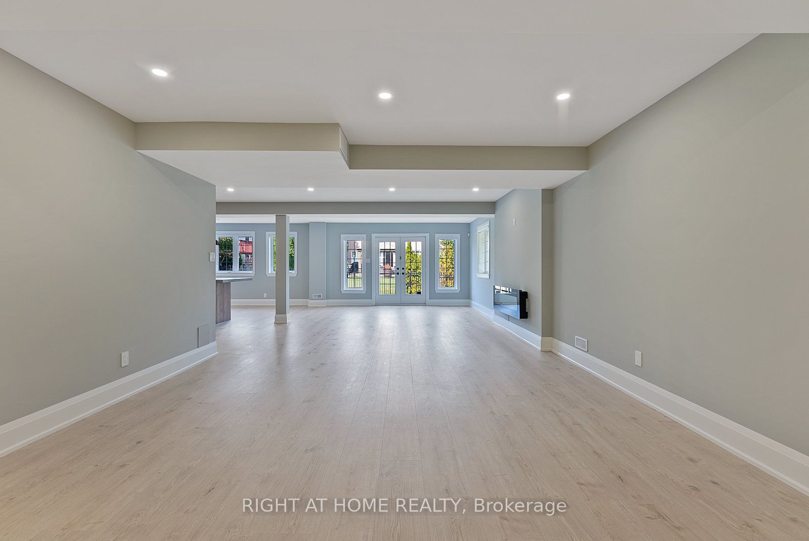 10 RIVERWOOD Terrace