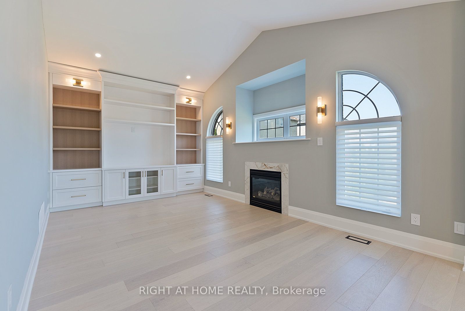 10 RIVERWOOD Terrace