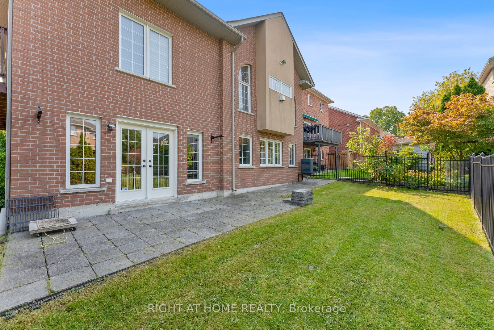 10 RIVERWOOD Terrace