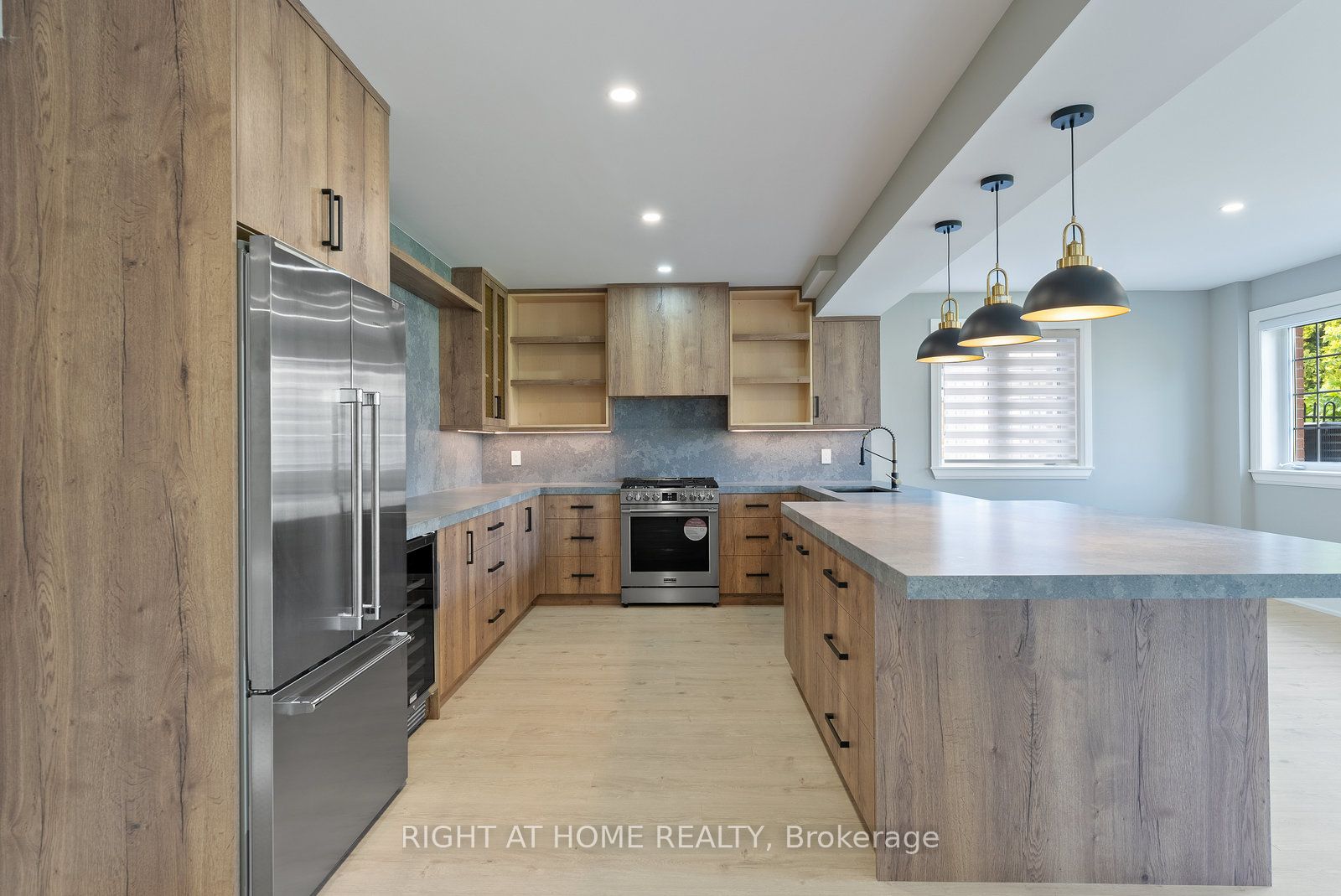 10 RIVERWOOD Terrace