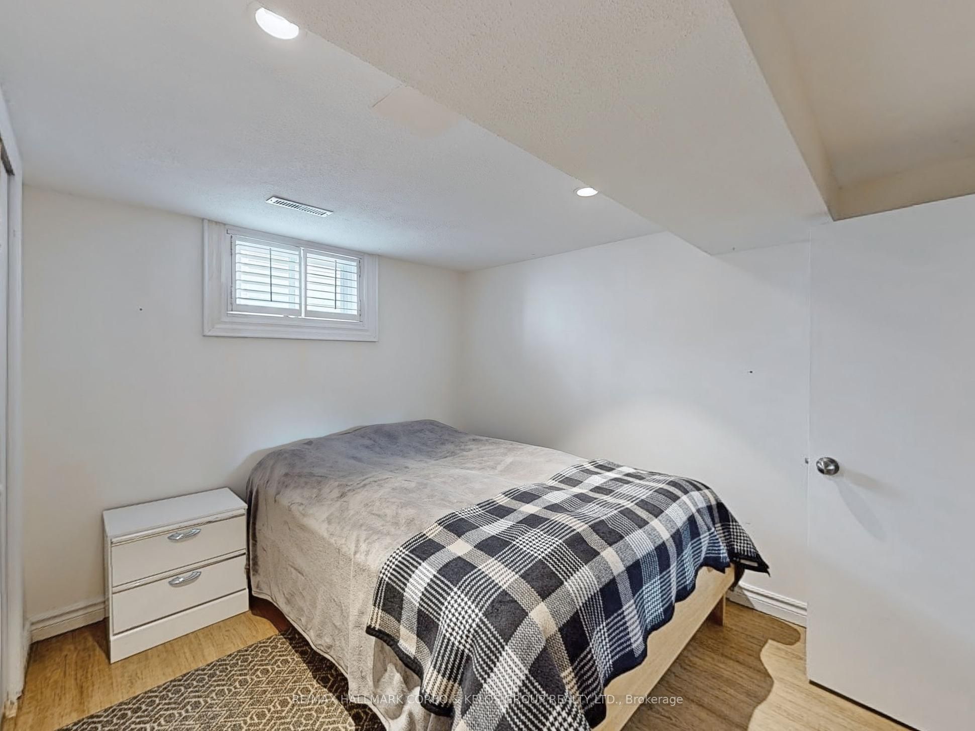 21 Enfield Avenue