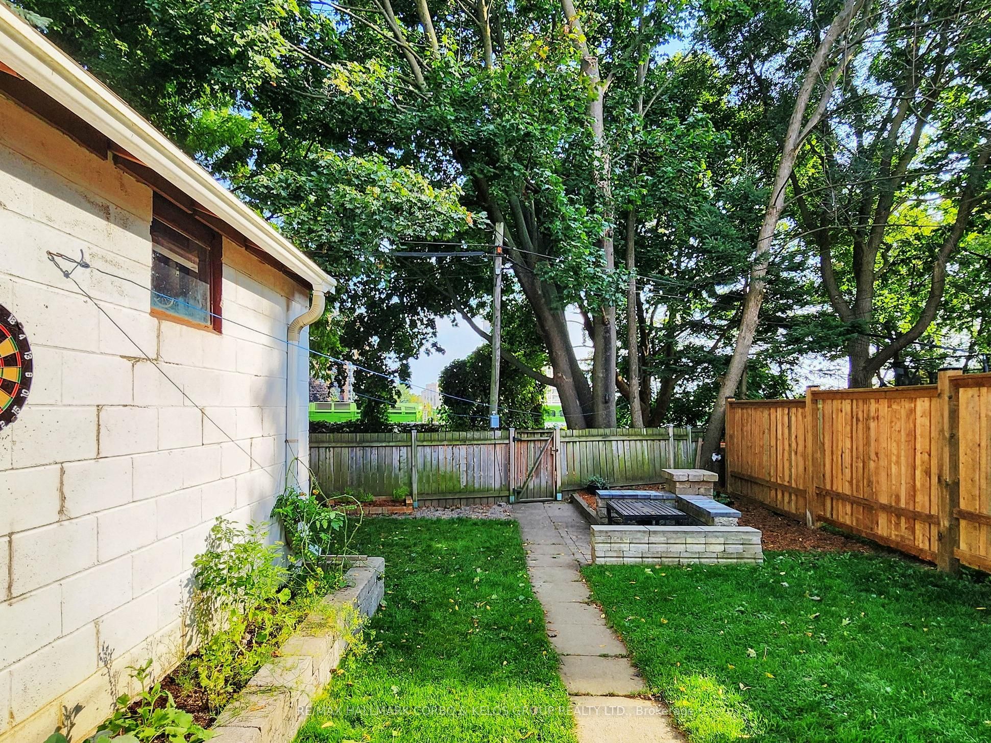 21 Enfield Avenue