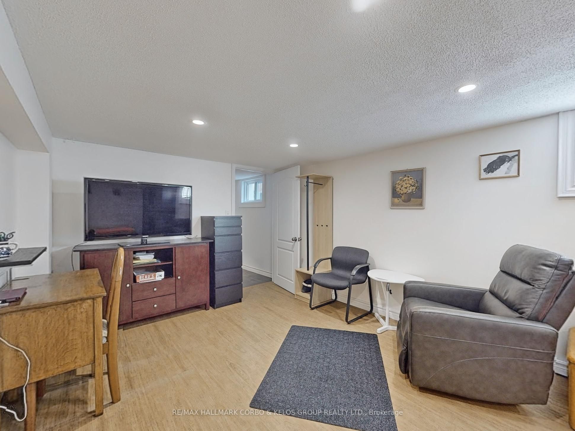 21 Enfield Avenue