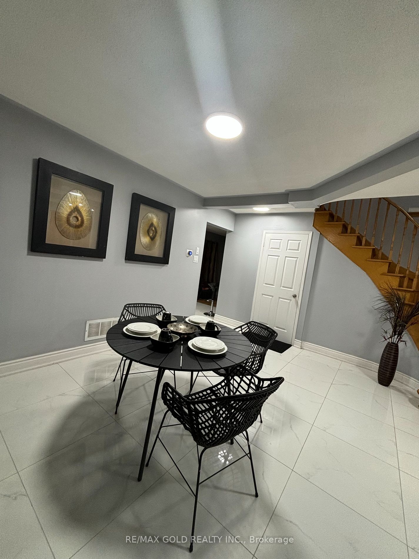 3 Great Plains Street