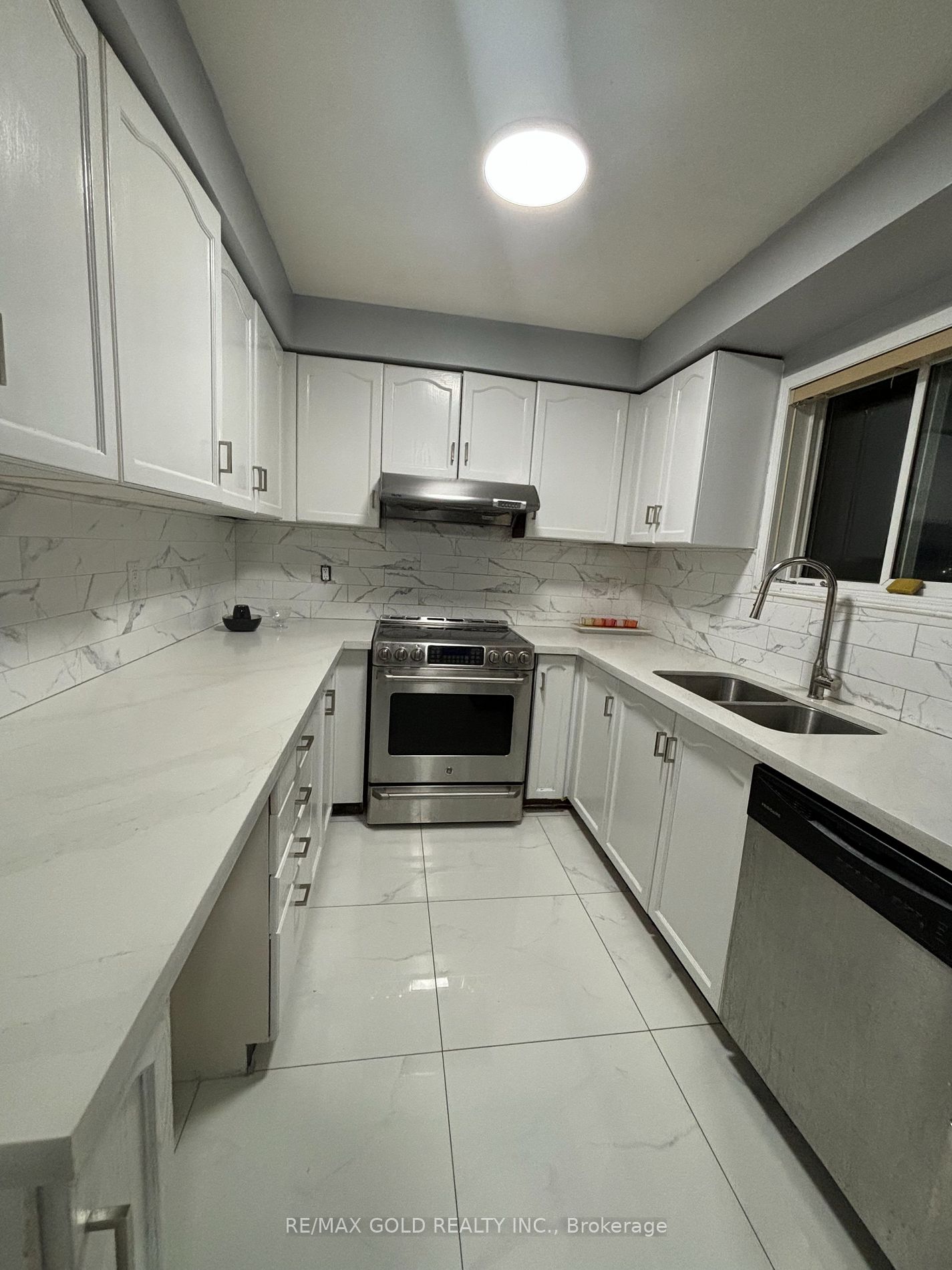 3 Great Plains Street