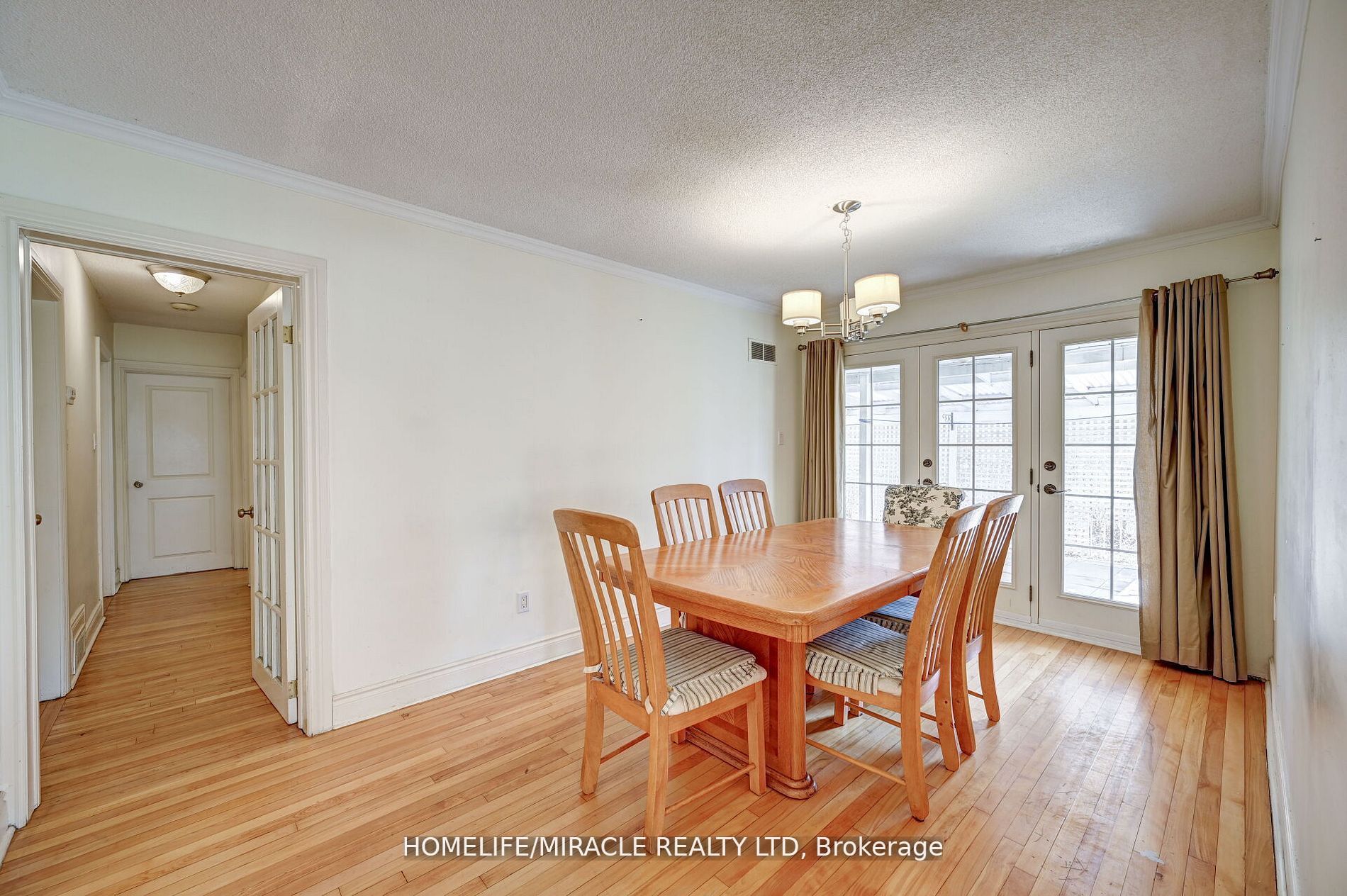 1235 Old River Road