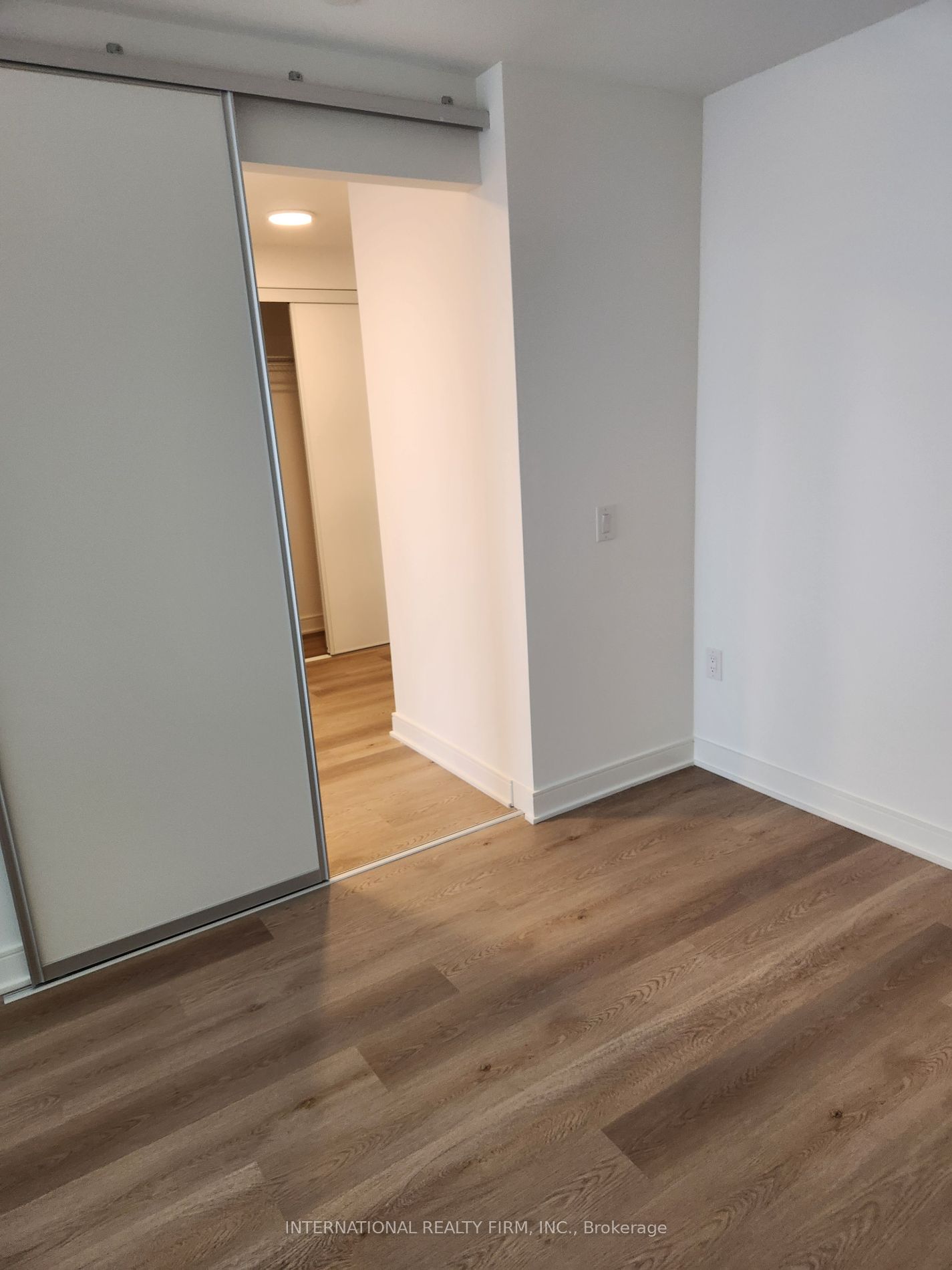 86 Dundas Street E #1101
