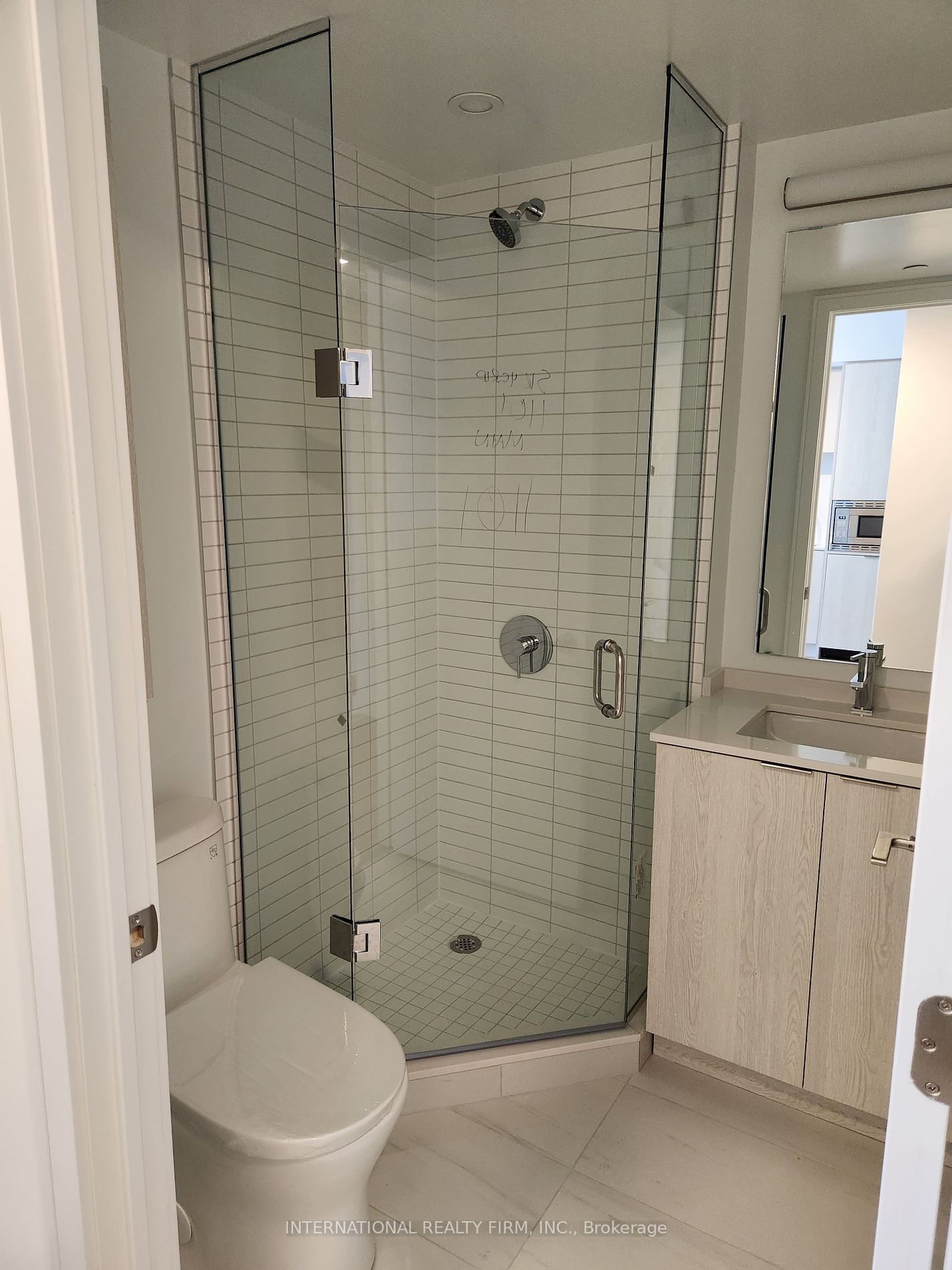 86 Dundas Street E #1101