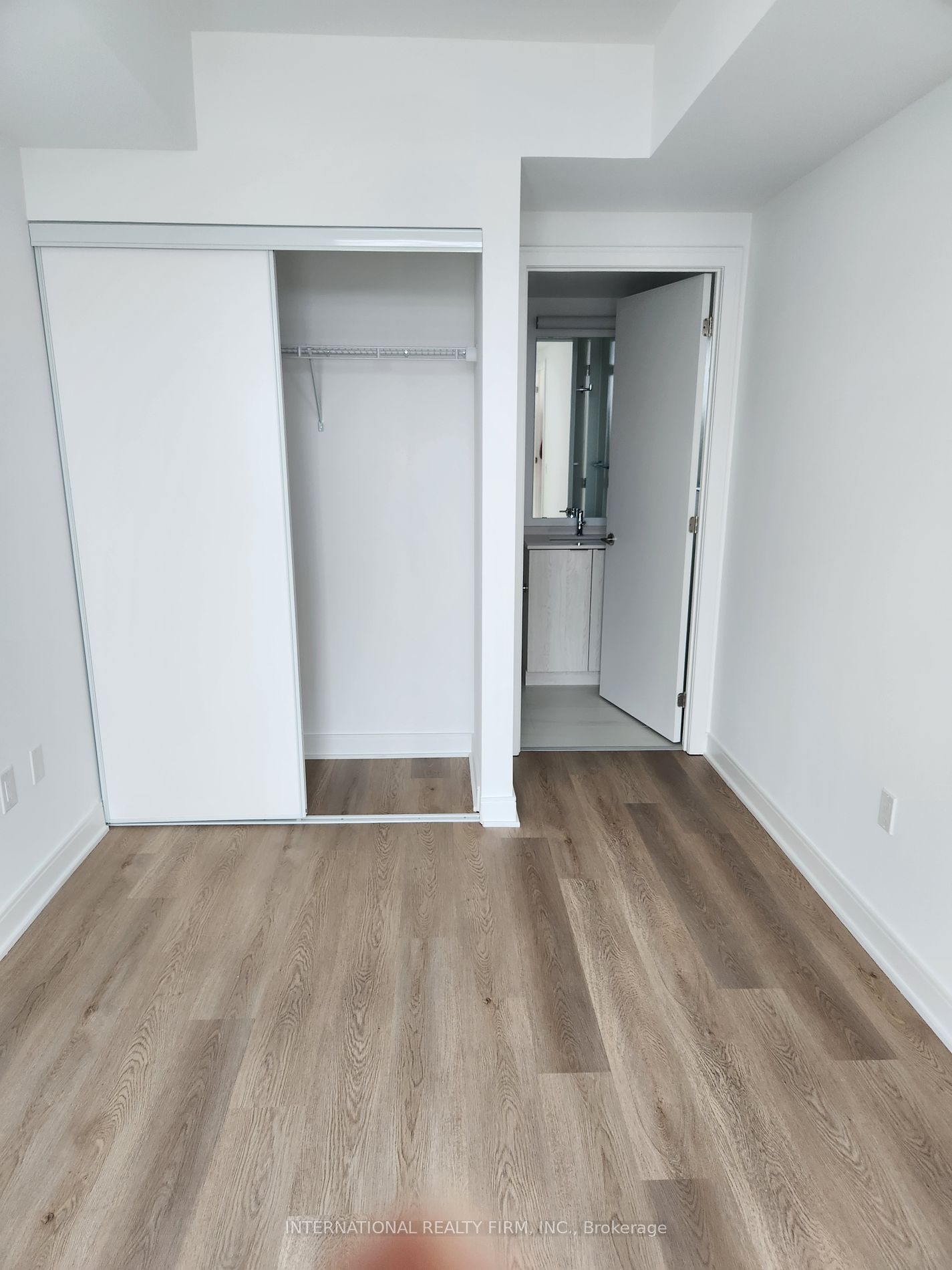 86 Dundas Street E #1101