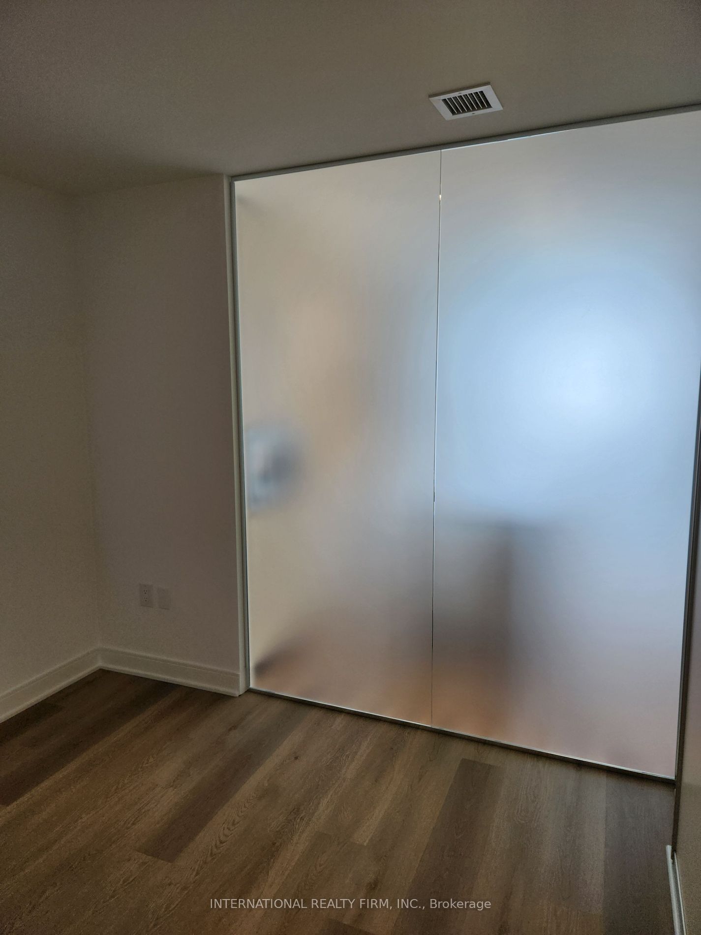 86 Dundas Street E #1101