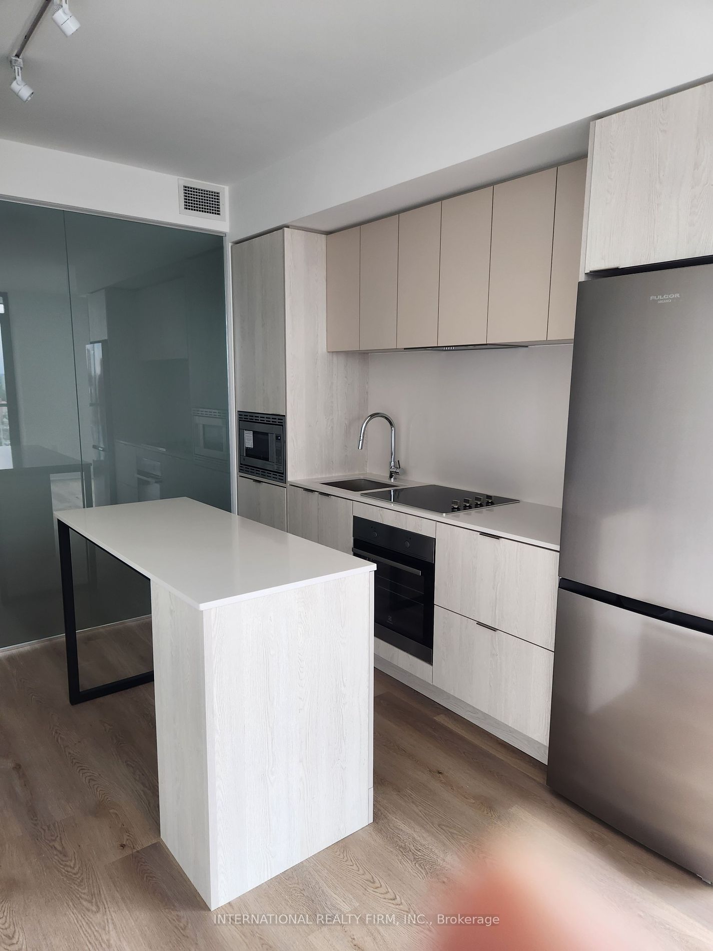86 Dundas Street E #1101
