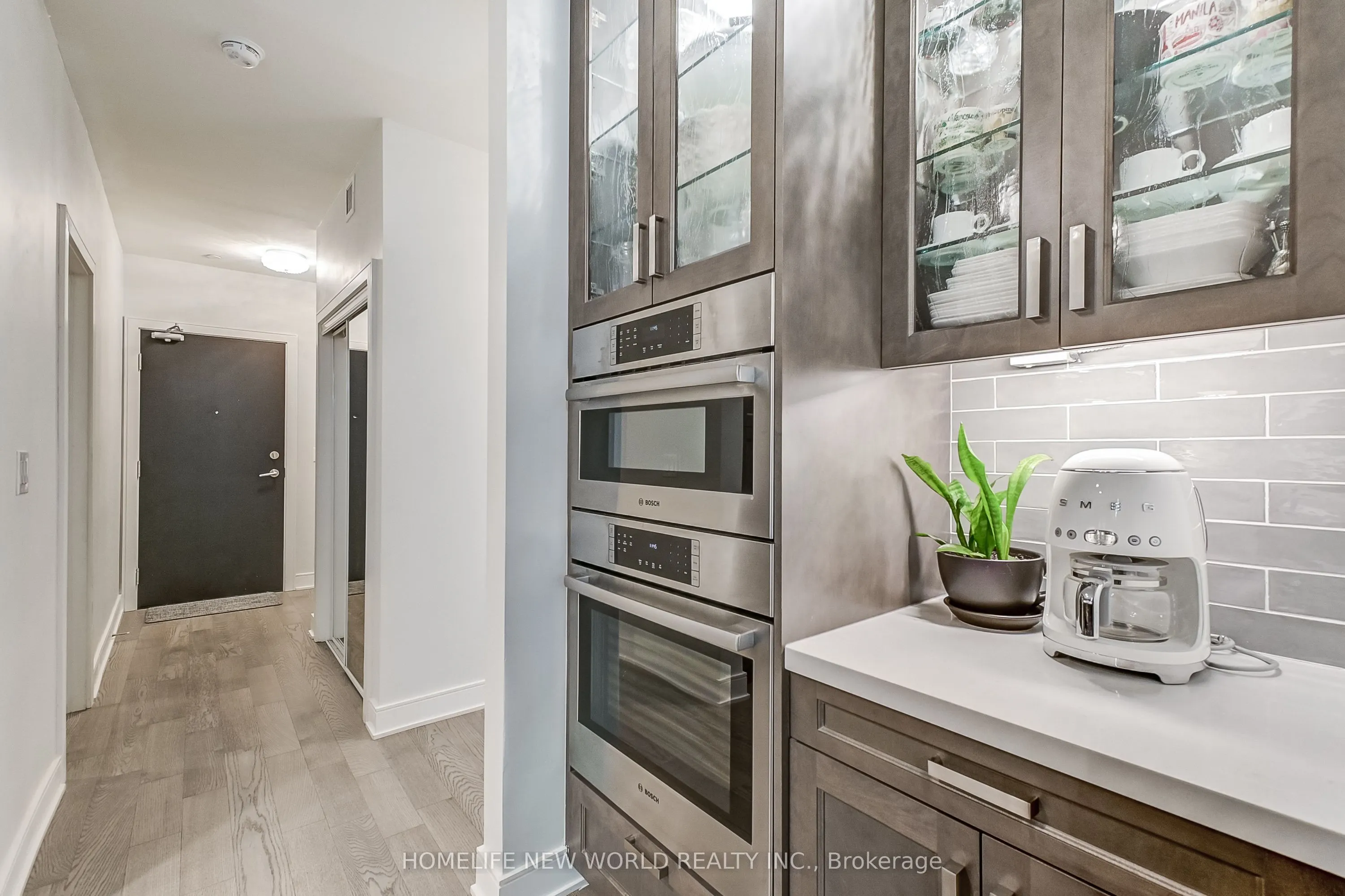 1575 Lakeshore Road W #GR17
