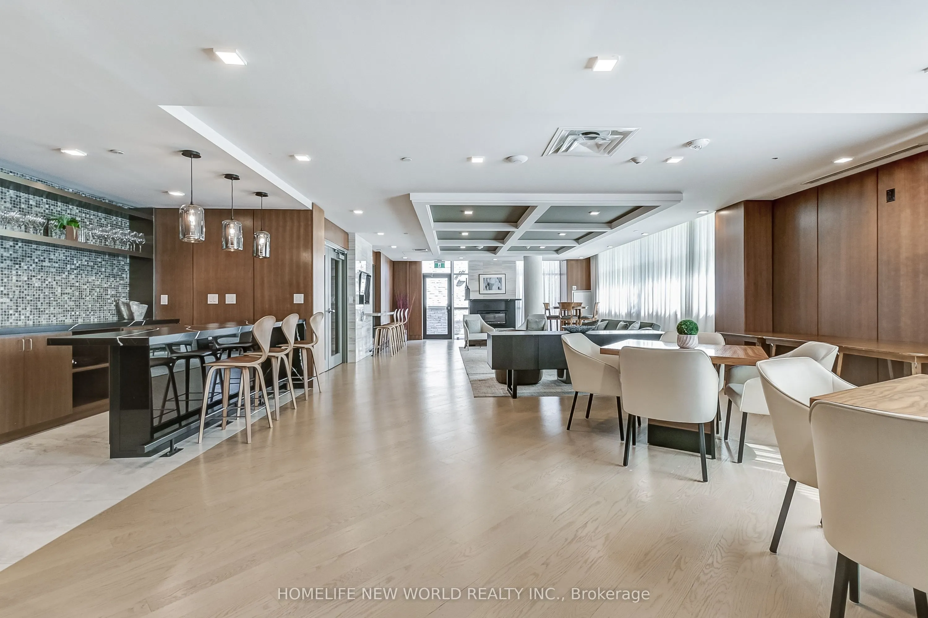 1575 Lakeshore Road W #GR17
