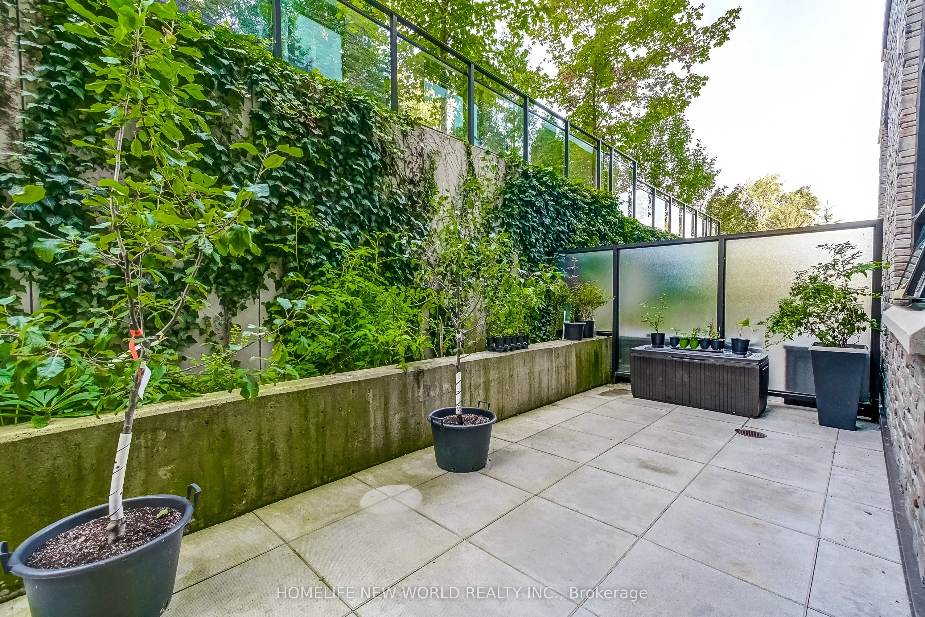 1575 Lakeshore Road W #GR17