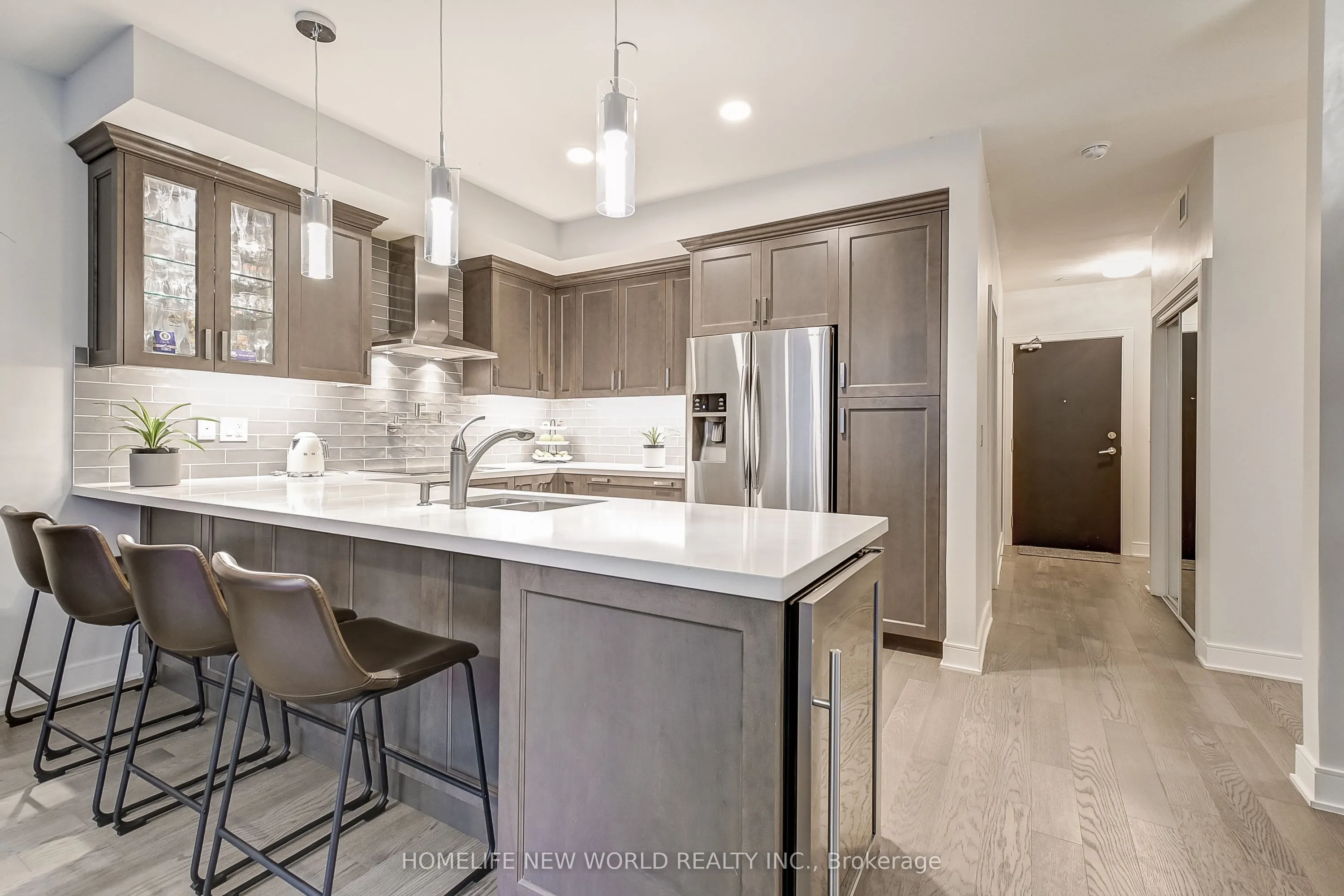 1575 Lakeshore Road W #GR17