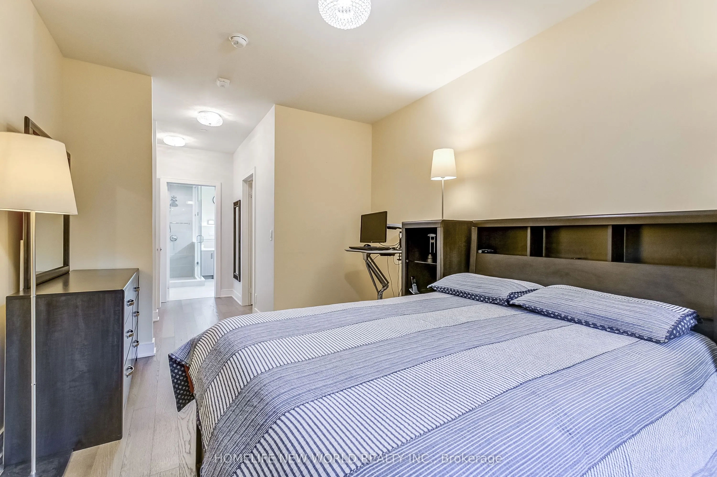 1575 Lakeshore Road W #GR17