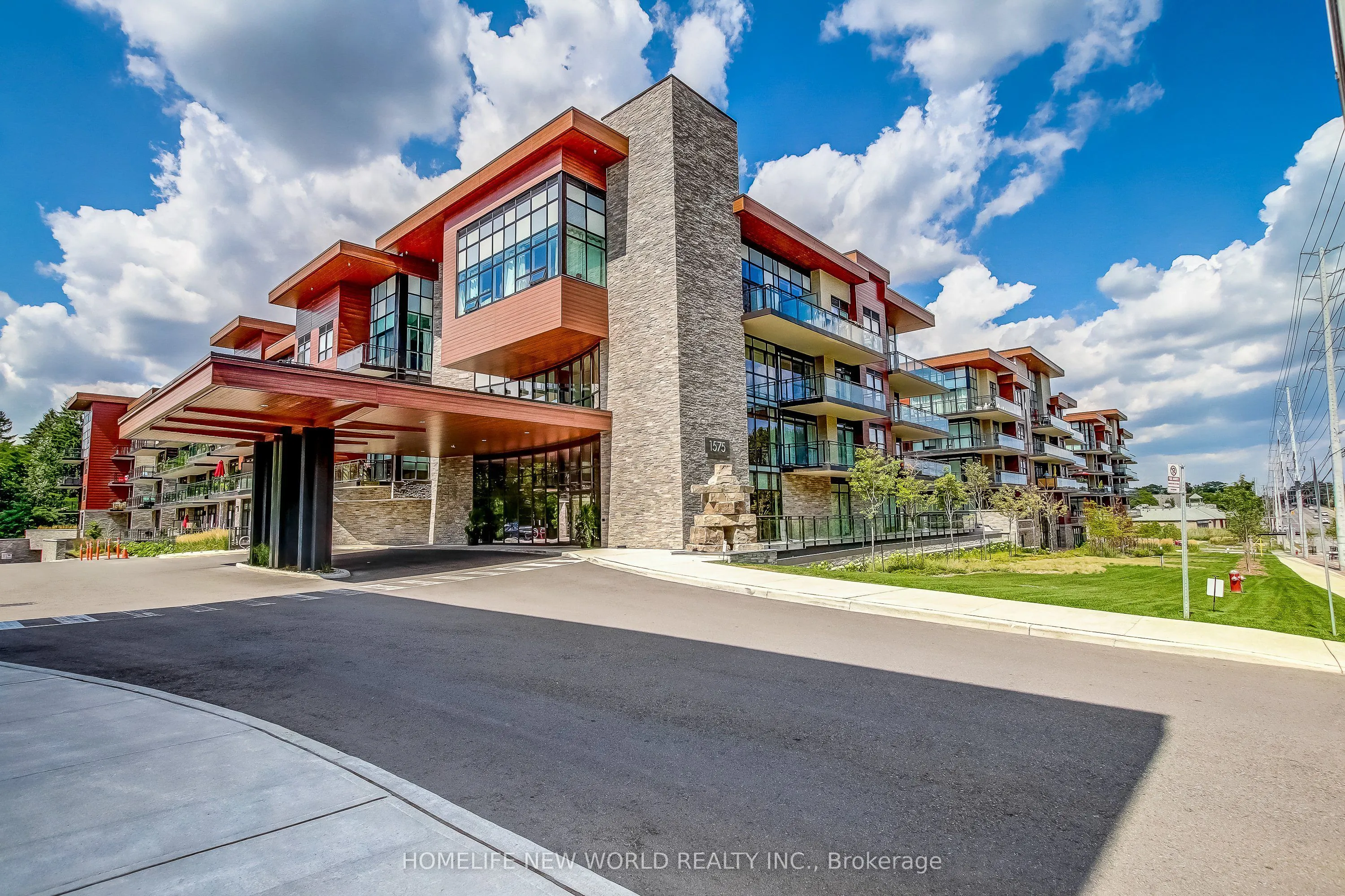 1575 Lakeshore Road W #GR17