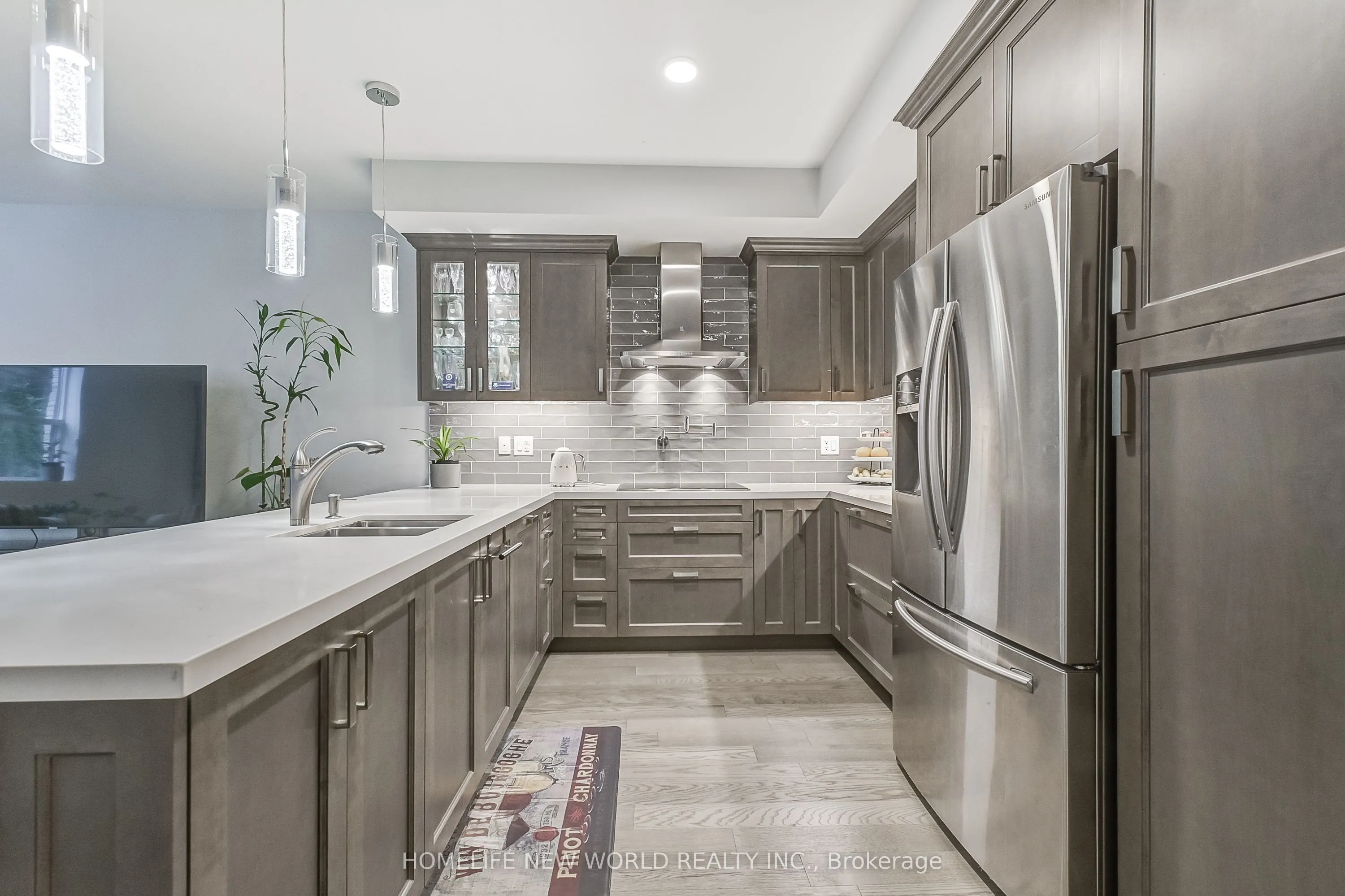 1575 Lakeshore Road W #GR17