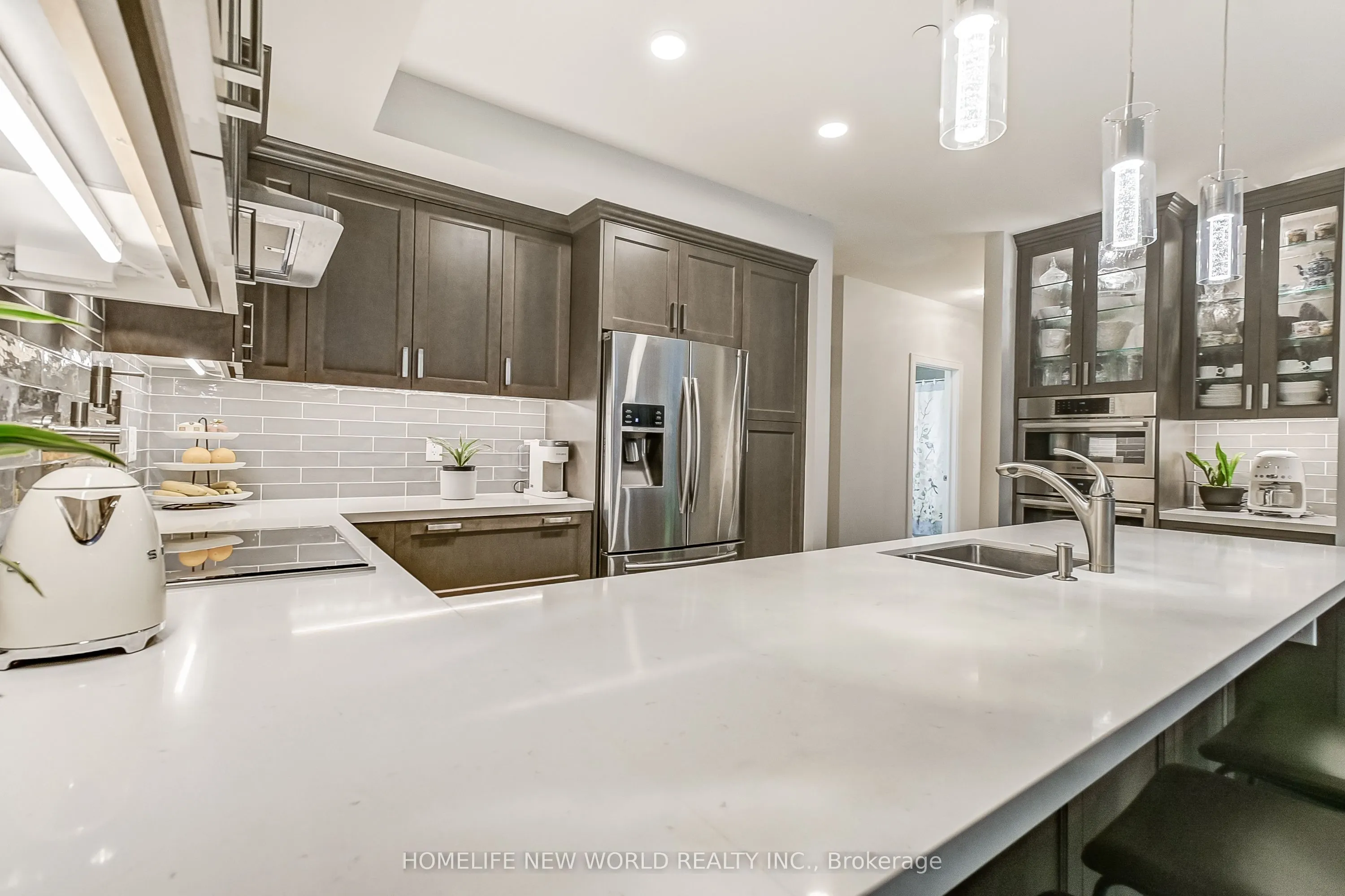 1575 Lakeshore Road W #GR17