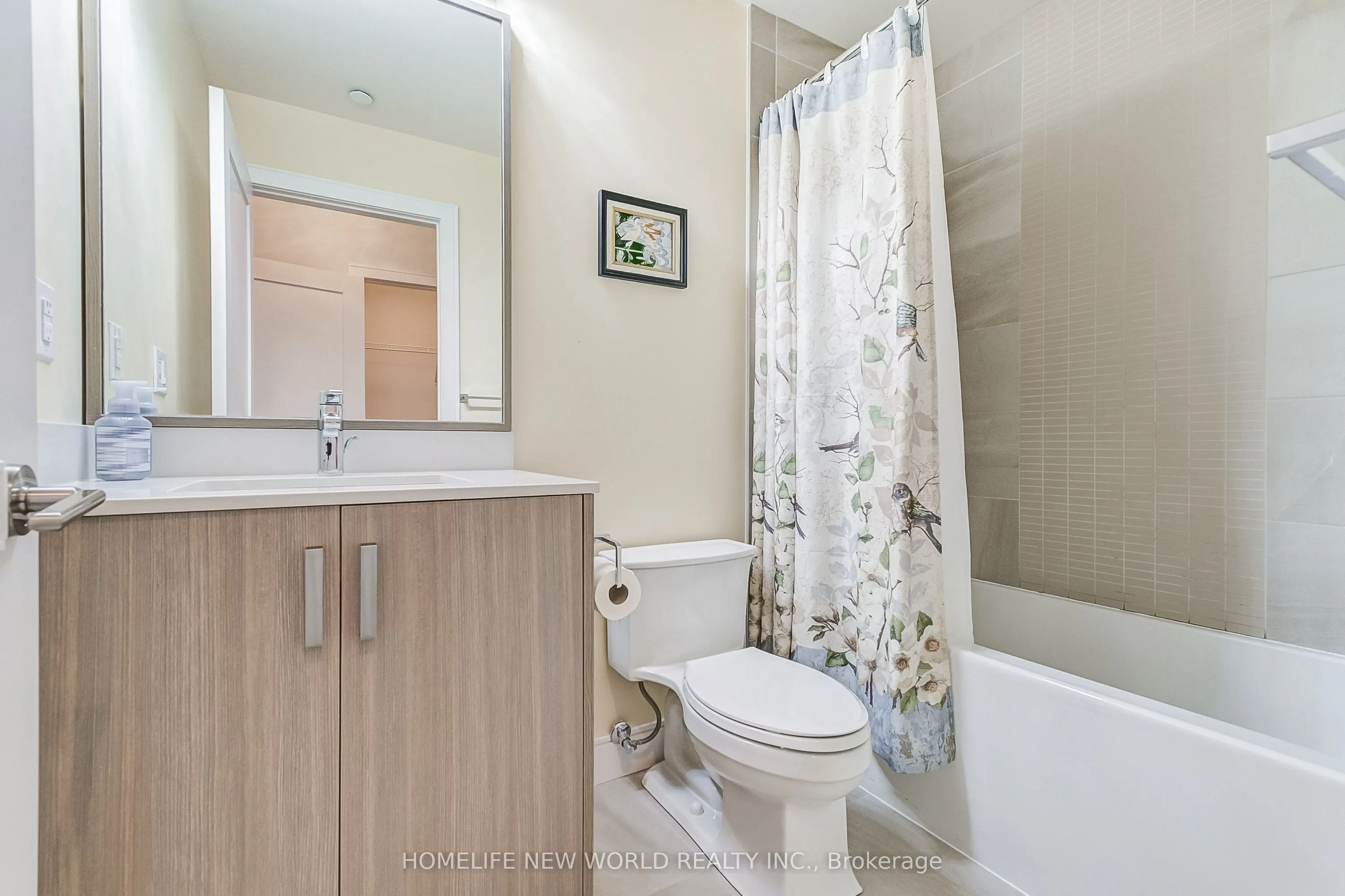 1575 Lakeshore Road W #GR17