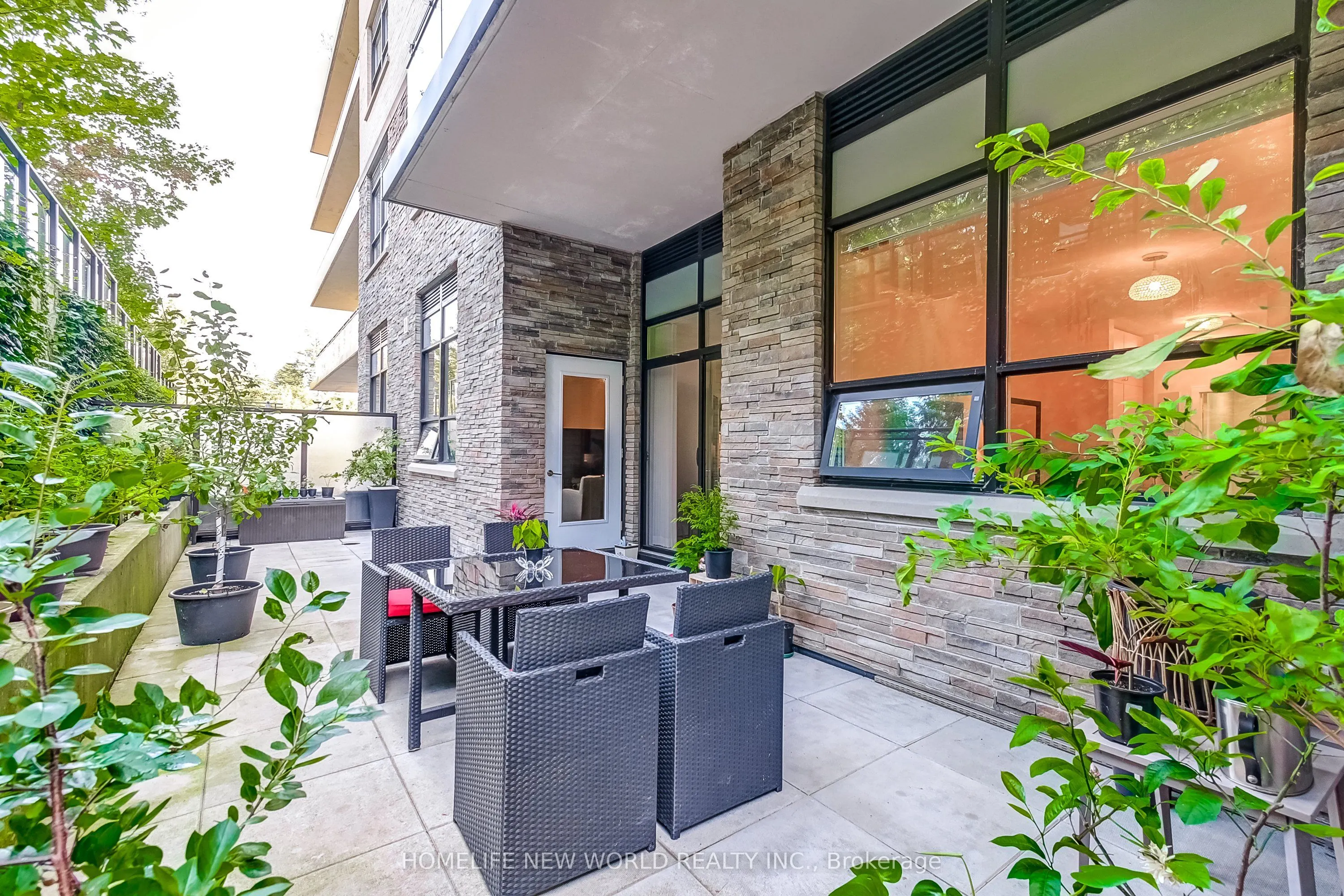 1575 Lakeshore Road W #GR17