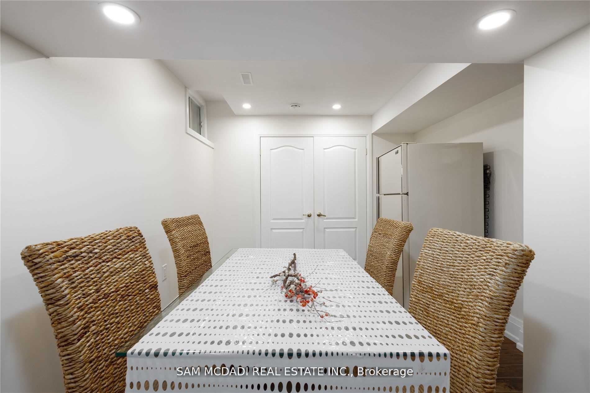 1099 Hedge Drive
