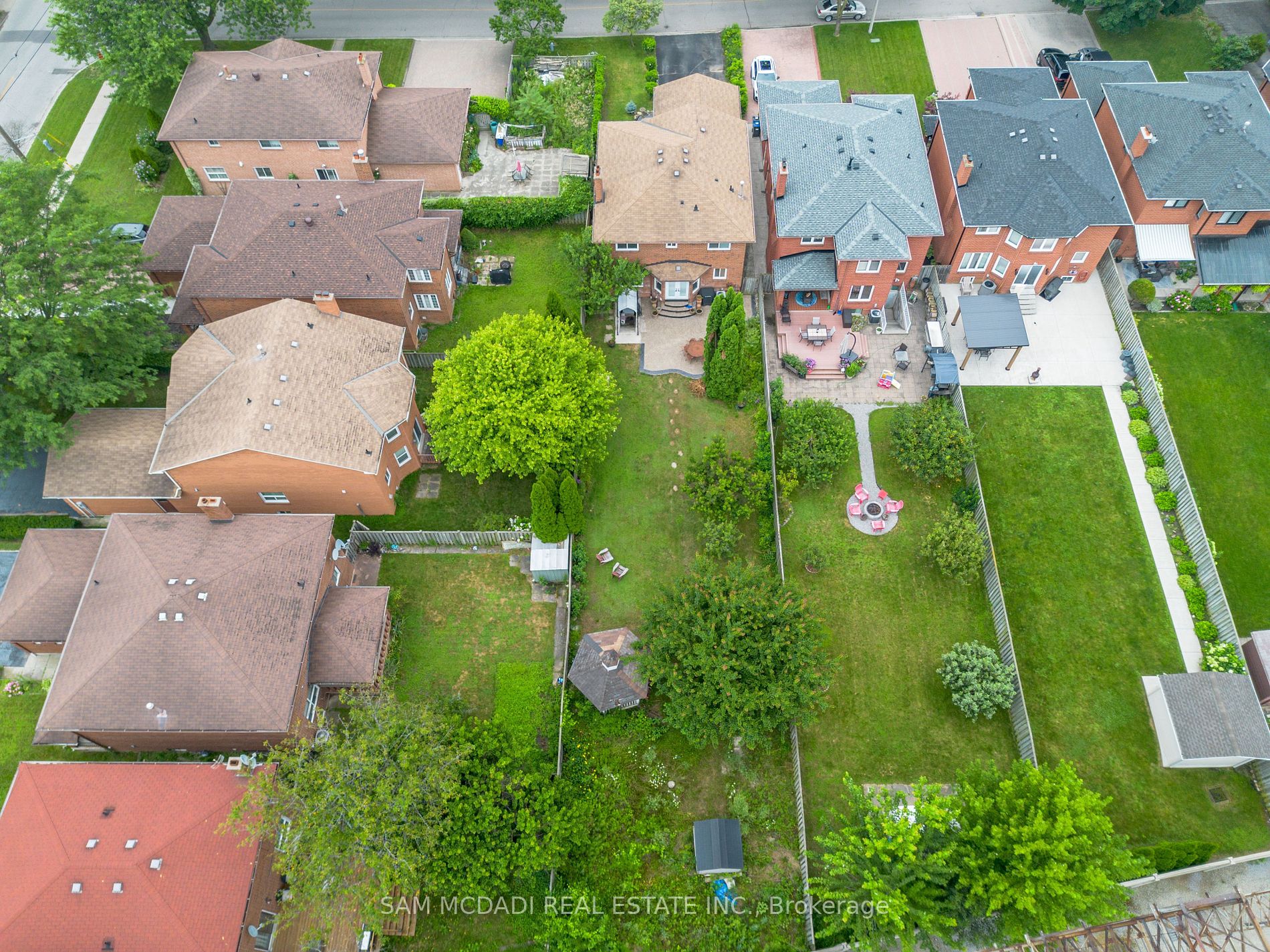 1099 Hedge Drive
