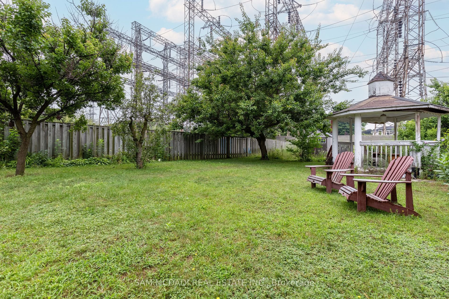 1099 Hedge Drive