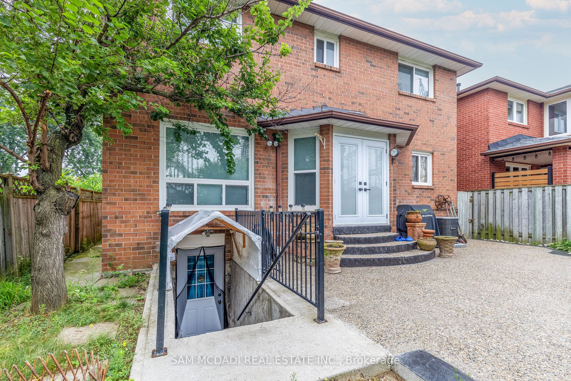 1099 Hedge Drive