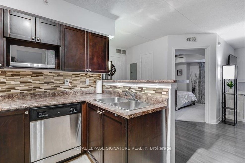 1340 Main Street E, #208