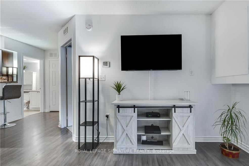 1340 Main Street E, #208