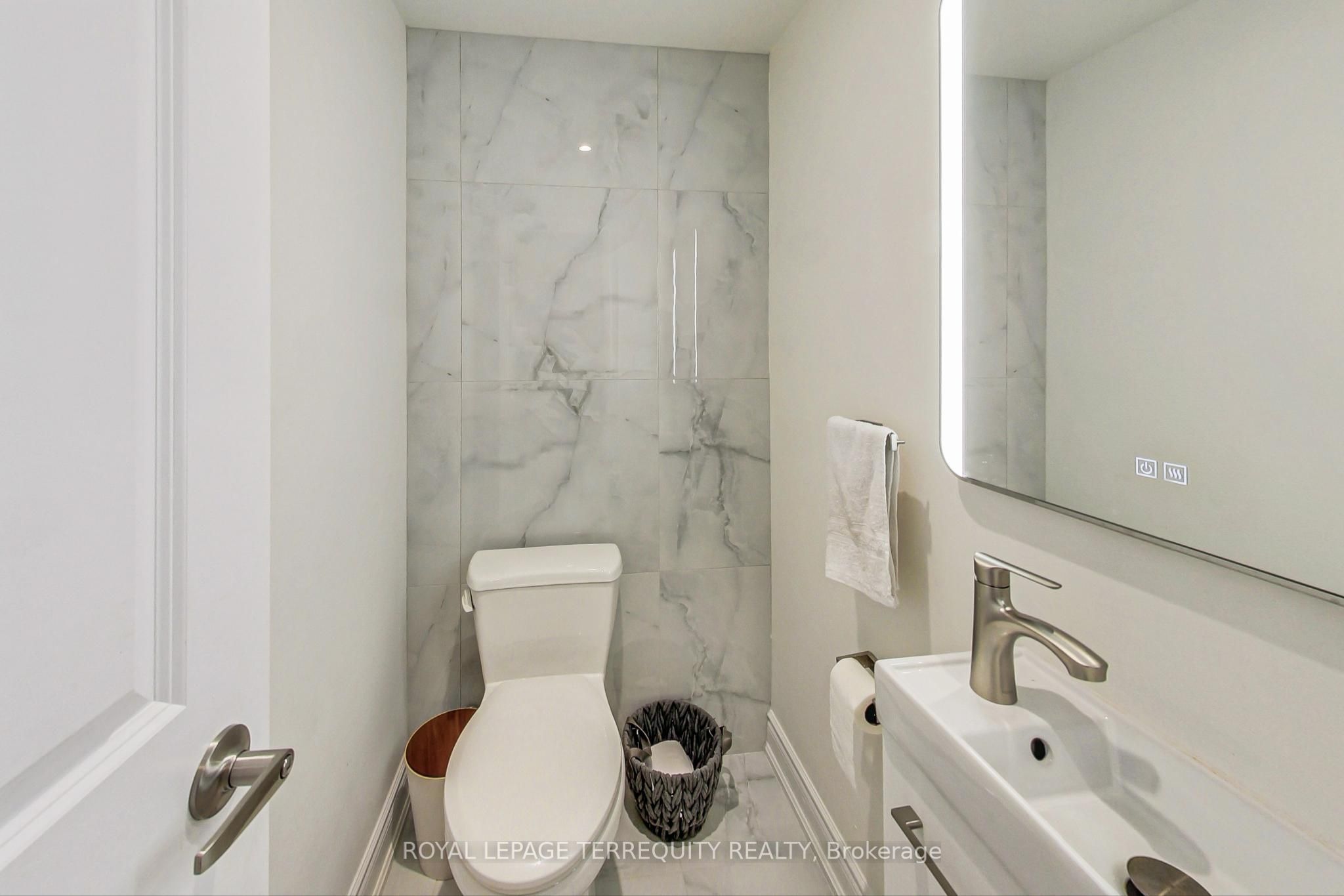 80 Daisy Avenue, #22