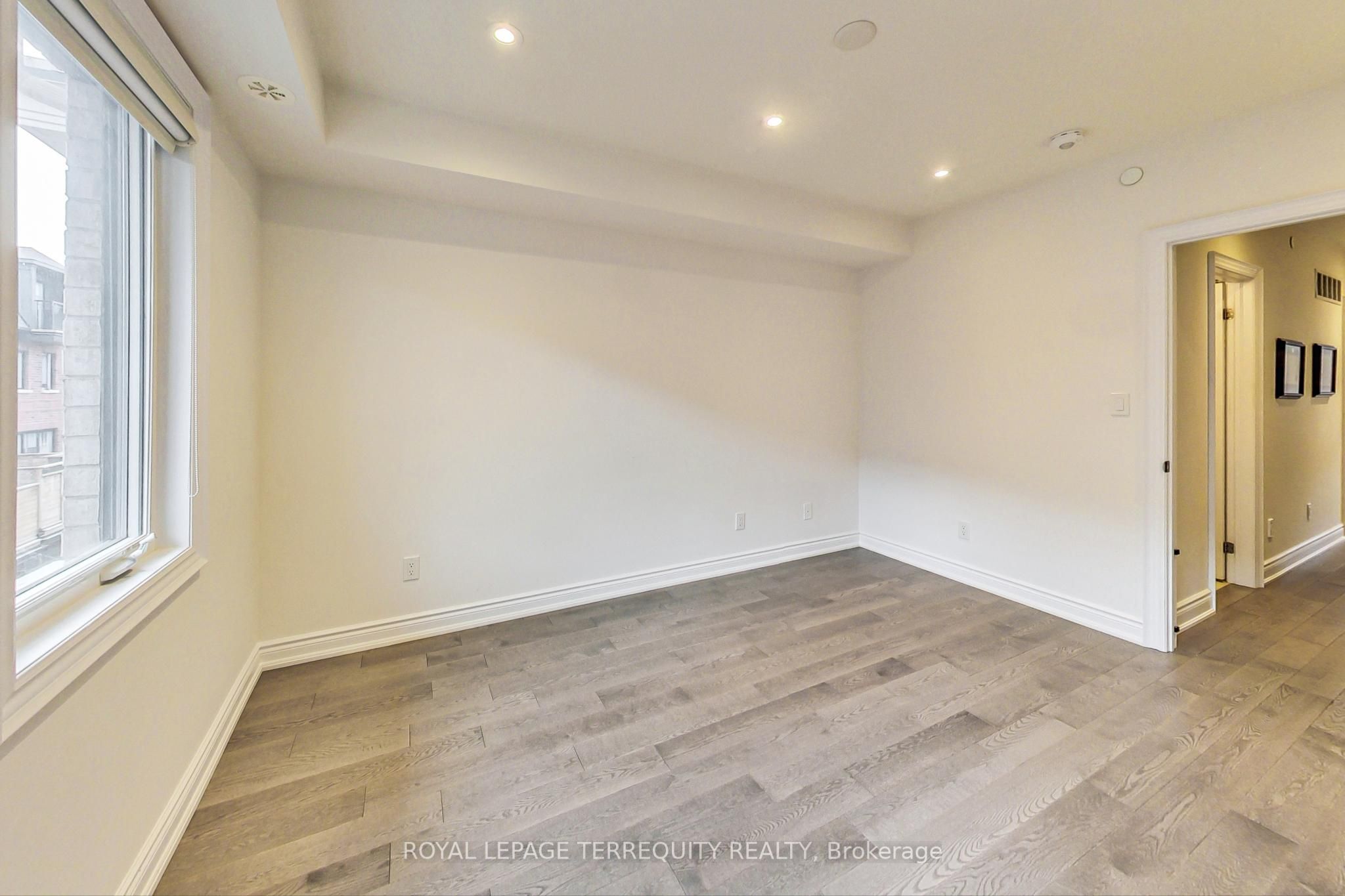 80 Daisy Avenue, #22