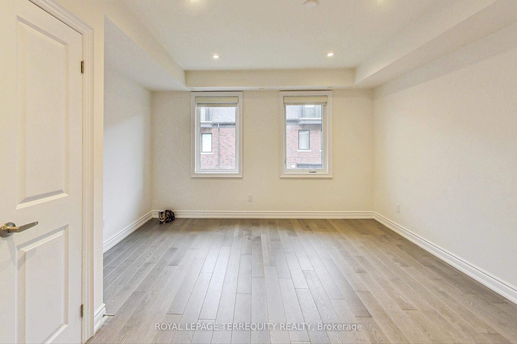 80 Daisy Avenue, #22