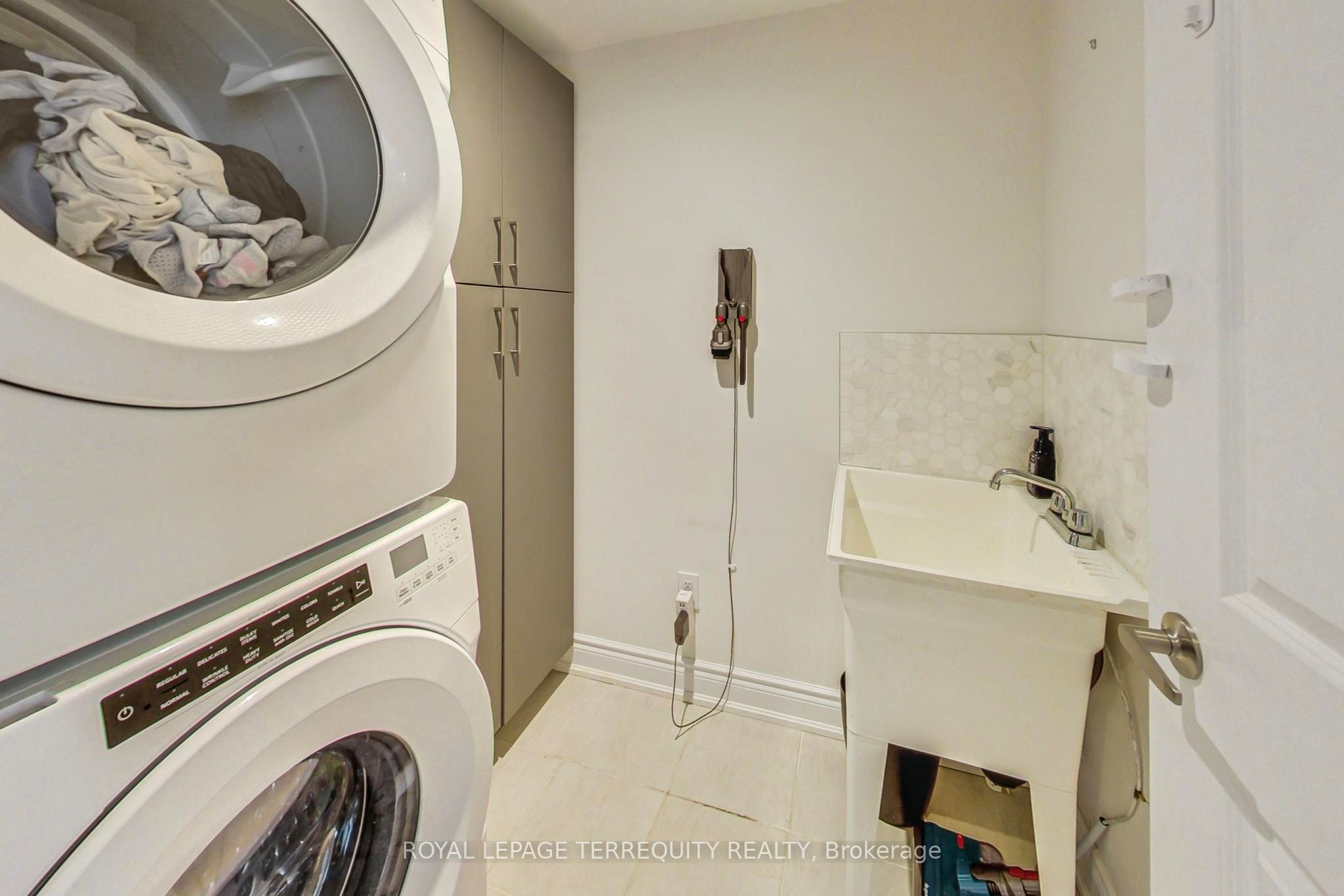 80 Daisy Avenue, #22