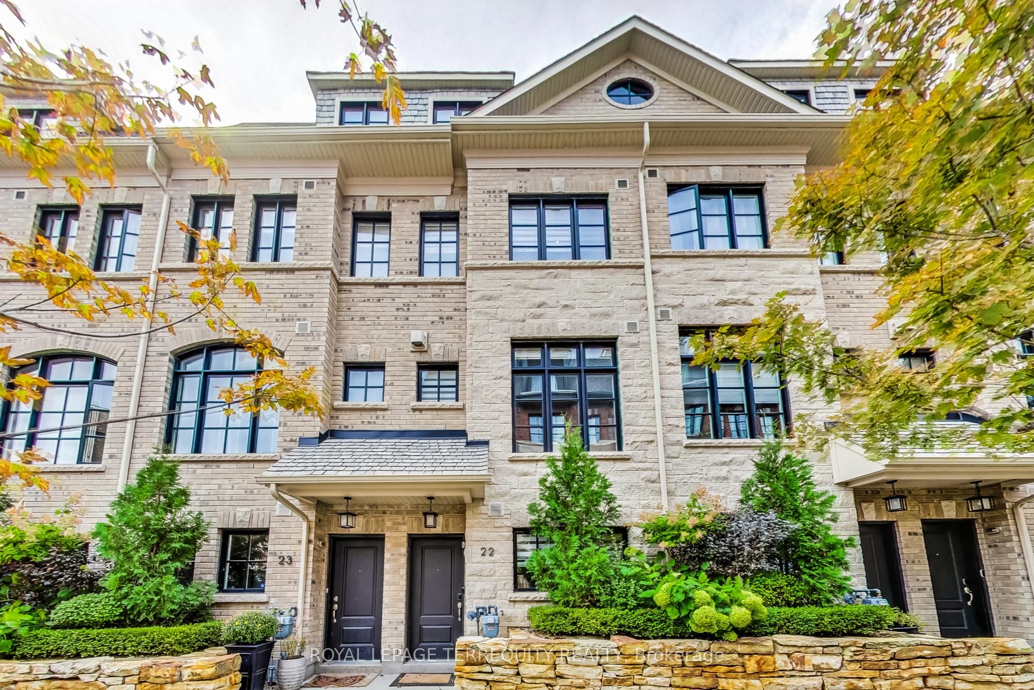 80 Daisy Avenue, #22