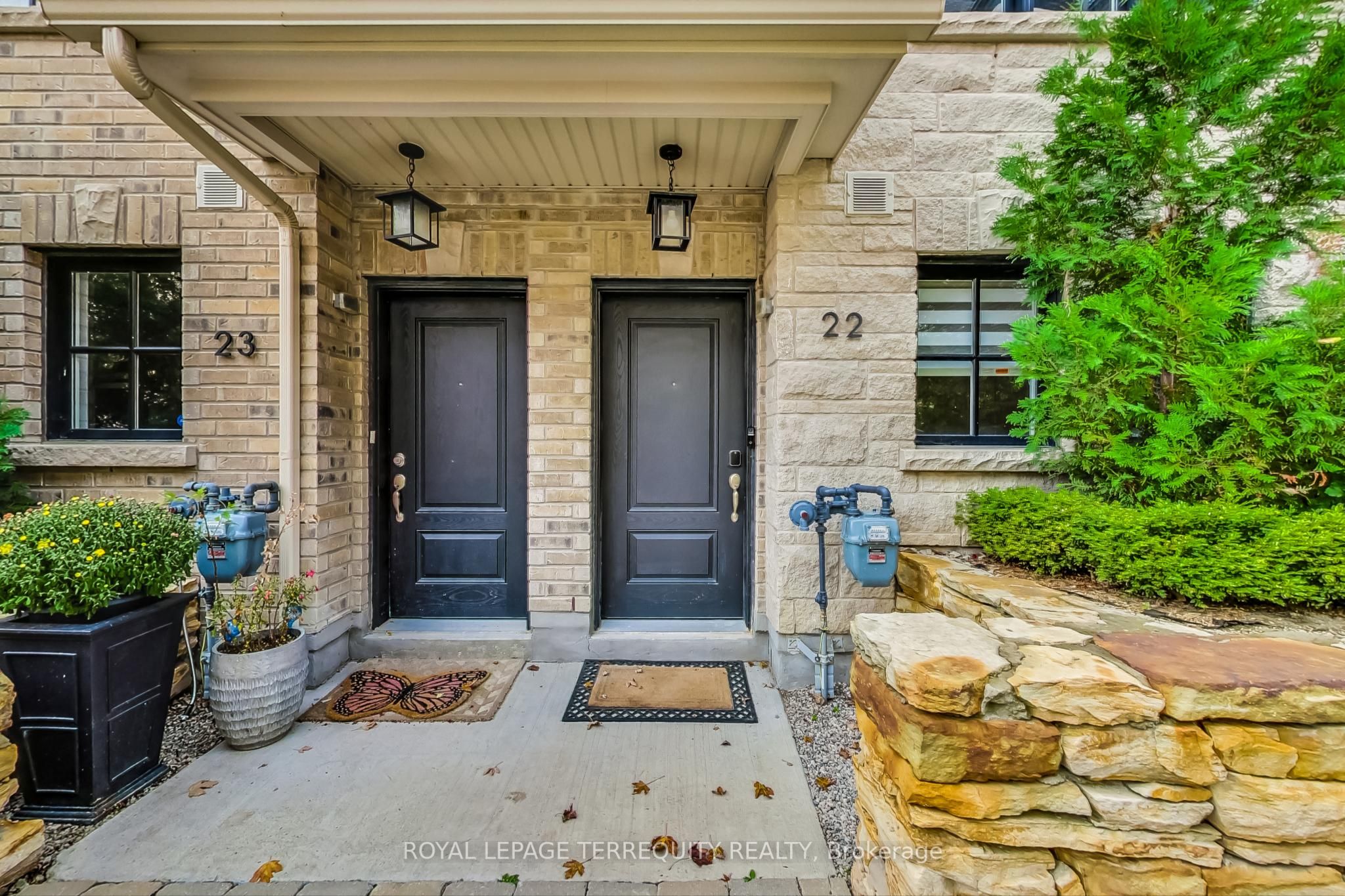 80 Daisy Avenue, #22
