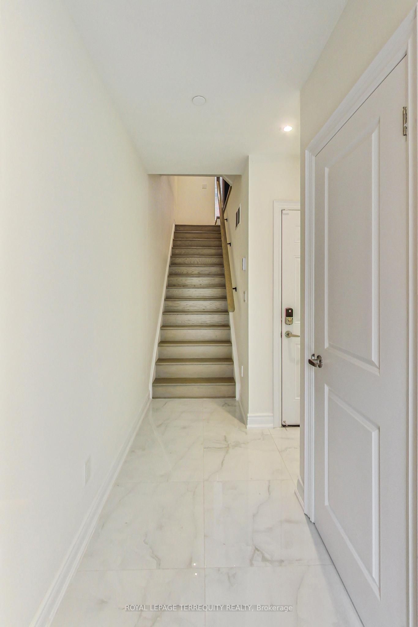 80 Daisy Avenue, #22