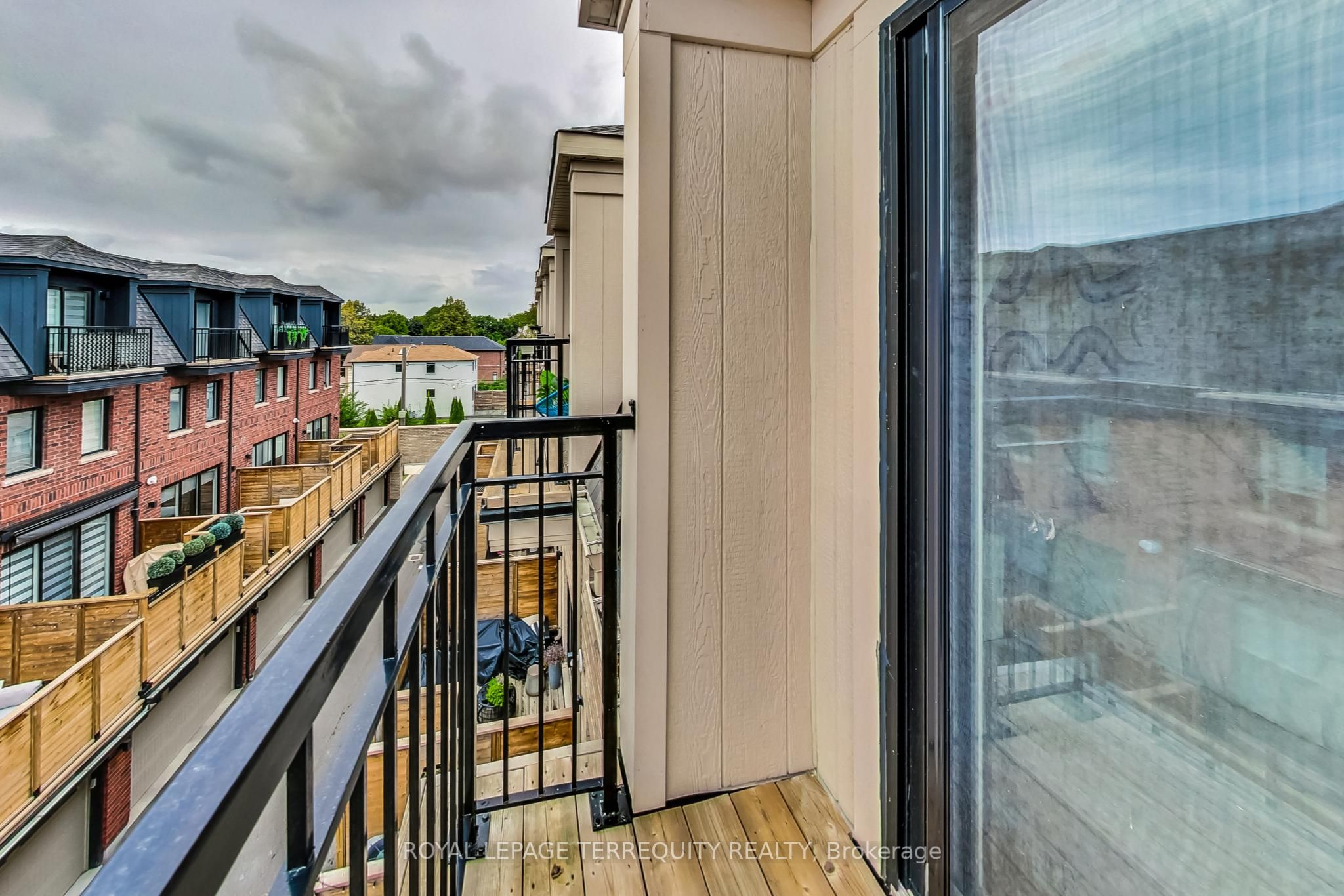 80 Daisy Avenue, #22