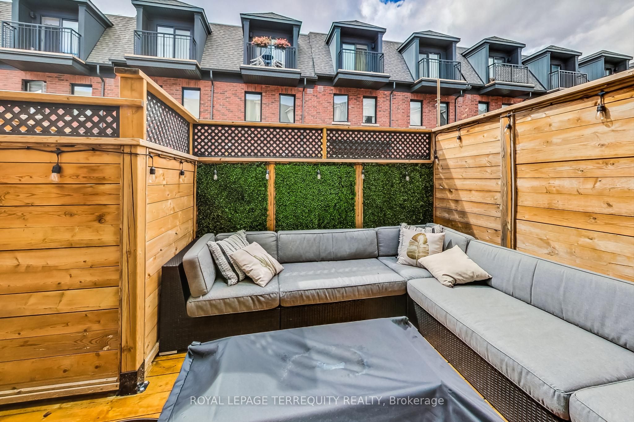 80 Daisy Avenue, #22