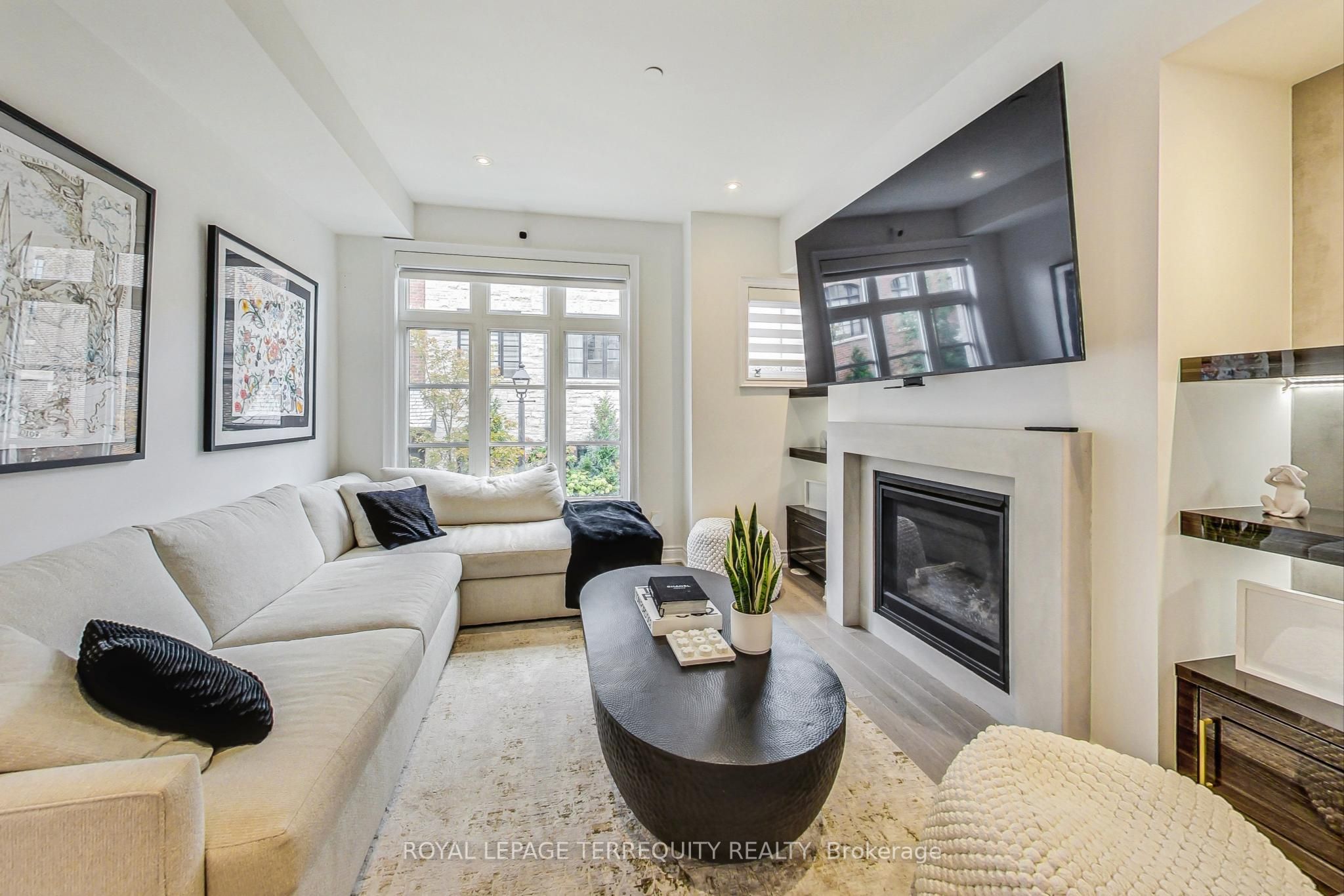 80 Daisy Avenue, #22