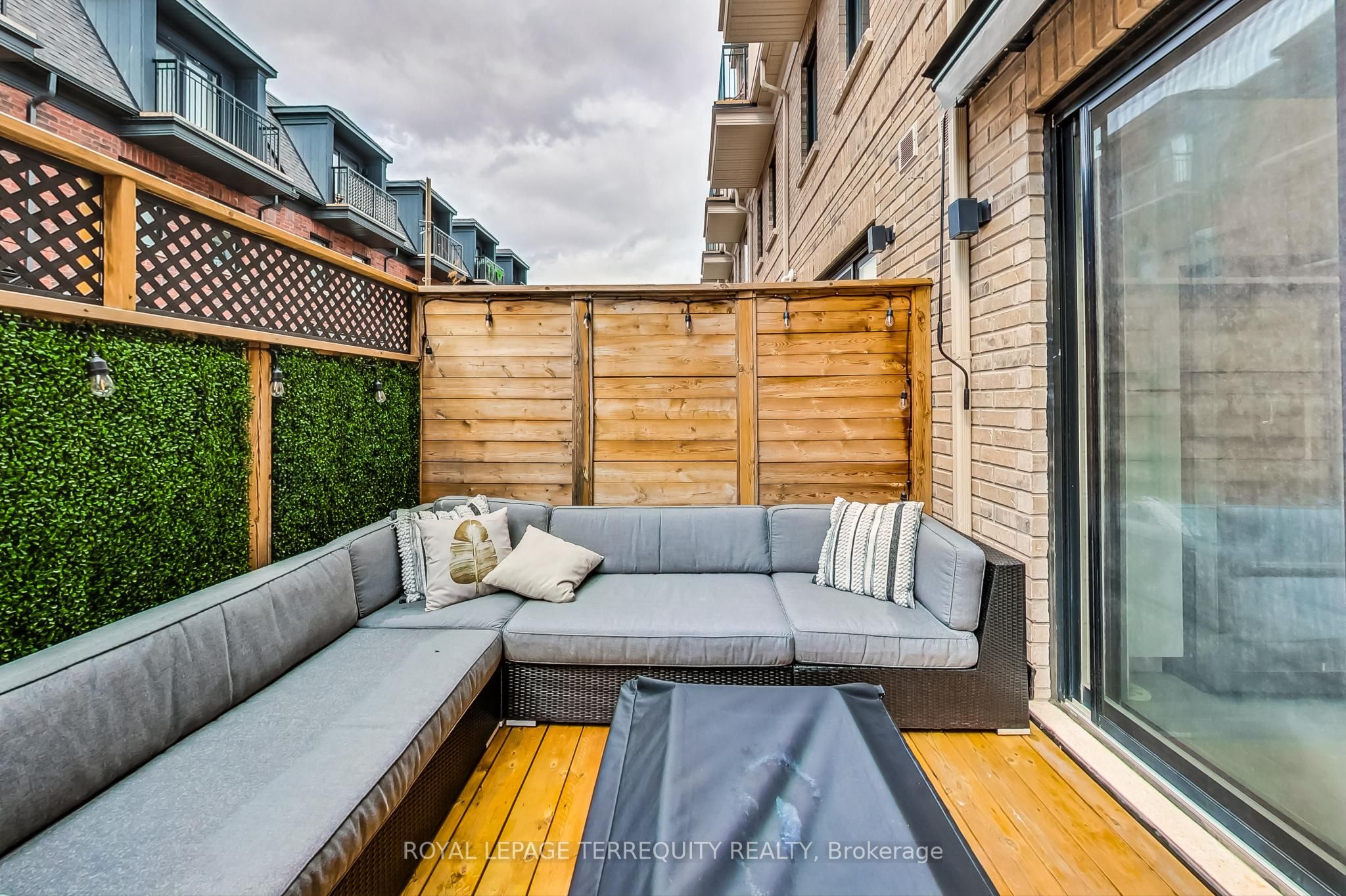 80 Daisy Avenue, #22