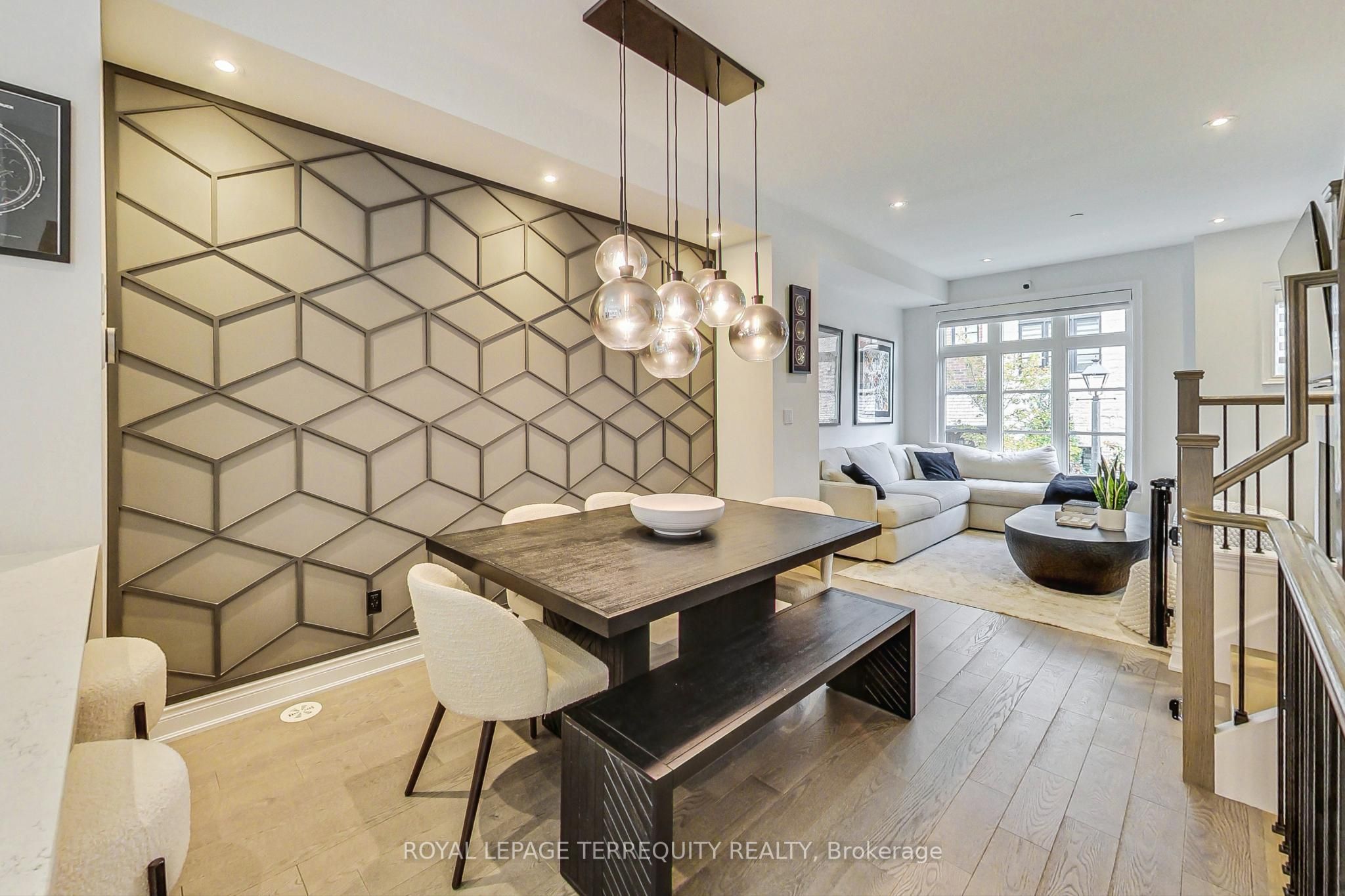80 Daisy Avenue, #22