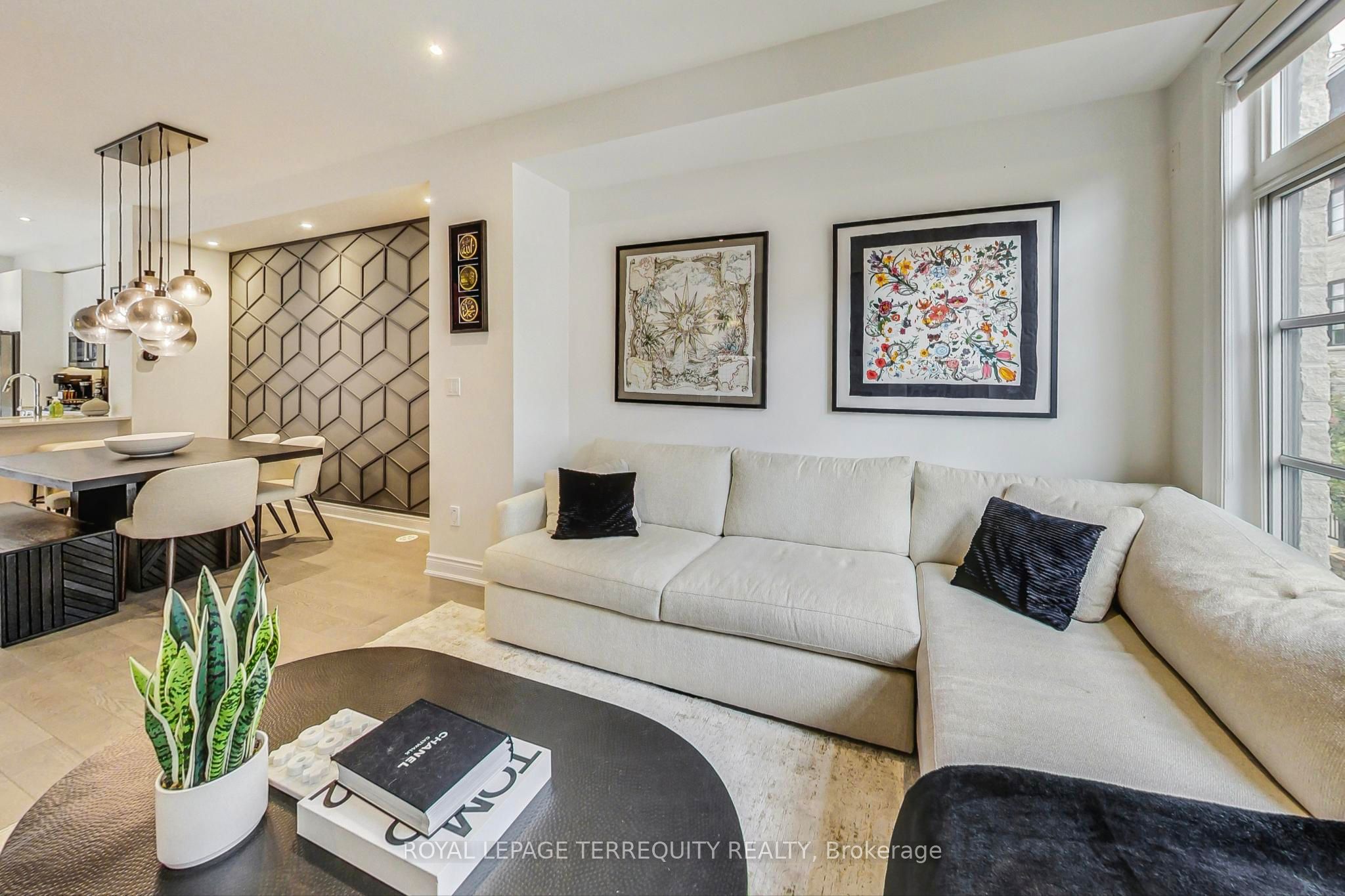 80 Daisy Avenue, #22